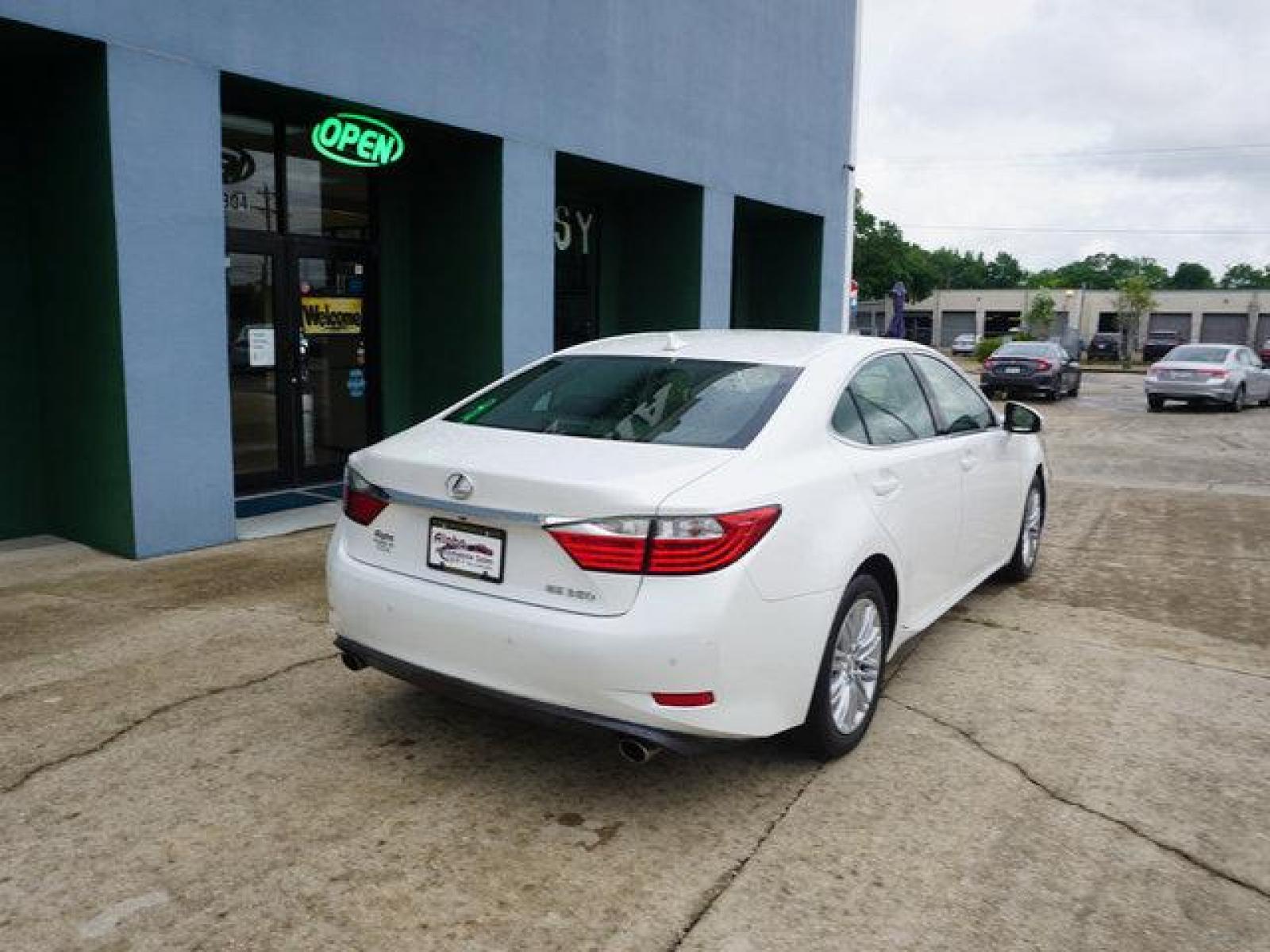 2013 White Lexus ES350 (JTHBK1GG9D2) with an 3.5L V6 engine, Automatic transmission, located at 6904 Johnston St., Lafayette, LA, 70503, (337) 988-1960, 30.143589, -92.100601 - Prices are subject to change as improvements done by the service dept. Prices are for Cash sales only, Plus TTL. This Vehicle is Serviced well and Warranties Available too. Easy Financing. Drives Great and everything works. Price subject to change as improvements done by the service dept. Easy CR - Photo #11
