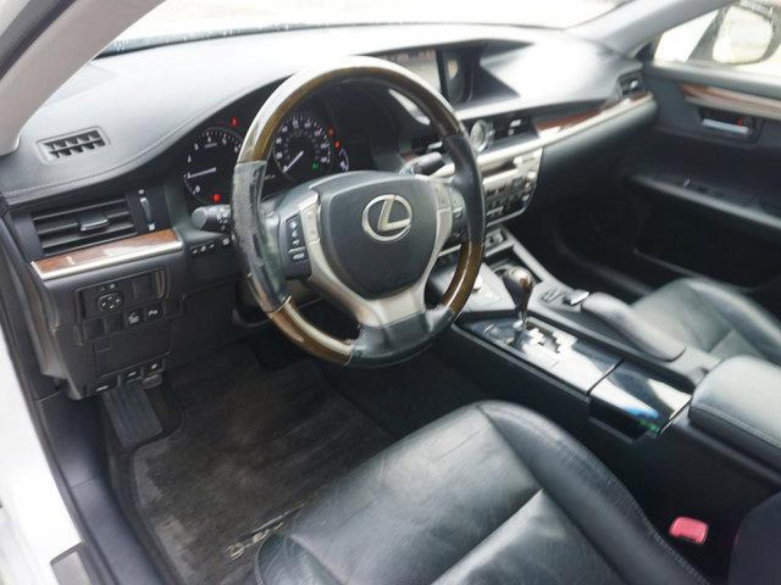 2013 White Lexus ES350 (JTHBK1GG9D2) with an 3.5L V6 engine, Automatic transmission, located at 6904 Johnston St., Lafayette, LA, 70503, (337) 988-1960, 30.143589, -92.100601 - Prices are subject to change as improvements done by the service dept. Prices are for Cash sales only, Plus TTL. This Vehicle is Serviced well and Warranties Available too. Easy Financing. Drives Great and everything works. Price subject to change as improvements done by the service dept. Easy CR - Photo #23