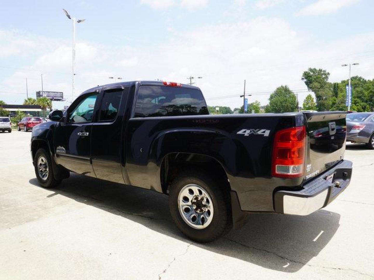 2013 Black GMC Sierra 1500 (1GTR2UEA0DZ) with an 4.8L V8 engine, 4 Spd Automatic transmission, located at 6904 Johnston St., Lafayette, LA, 70503, (337) 988-1960, 30.143589, -92.100601 - Prices are subject to change as improvements done by the service dept. Prices are for Cash sales only, Plus TTL. This Vehicle is Serviced well and Warranties Available too. Easy Financing. Drives Great and everything works. Price subject to change as improvements done by the service dept. Easy CR - Photo#9