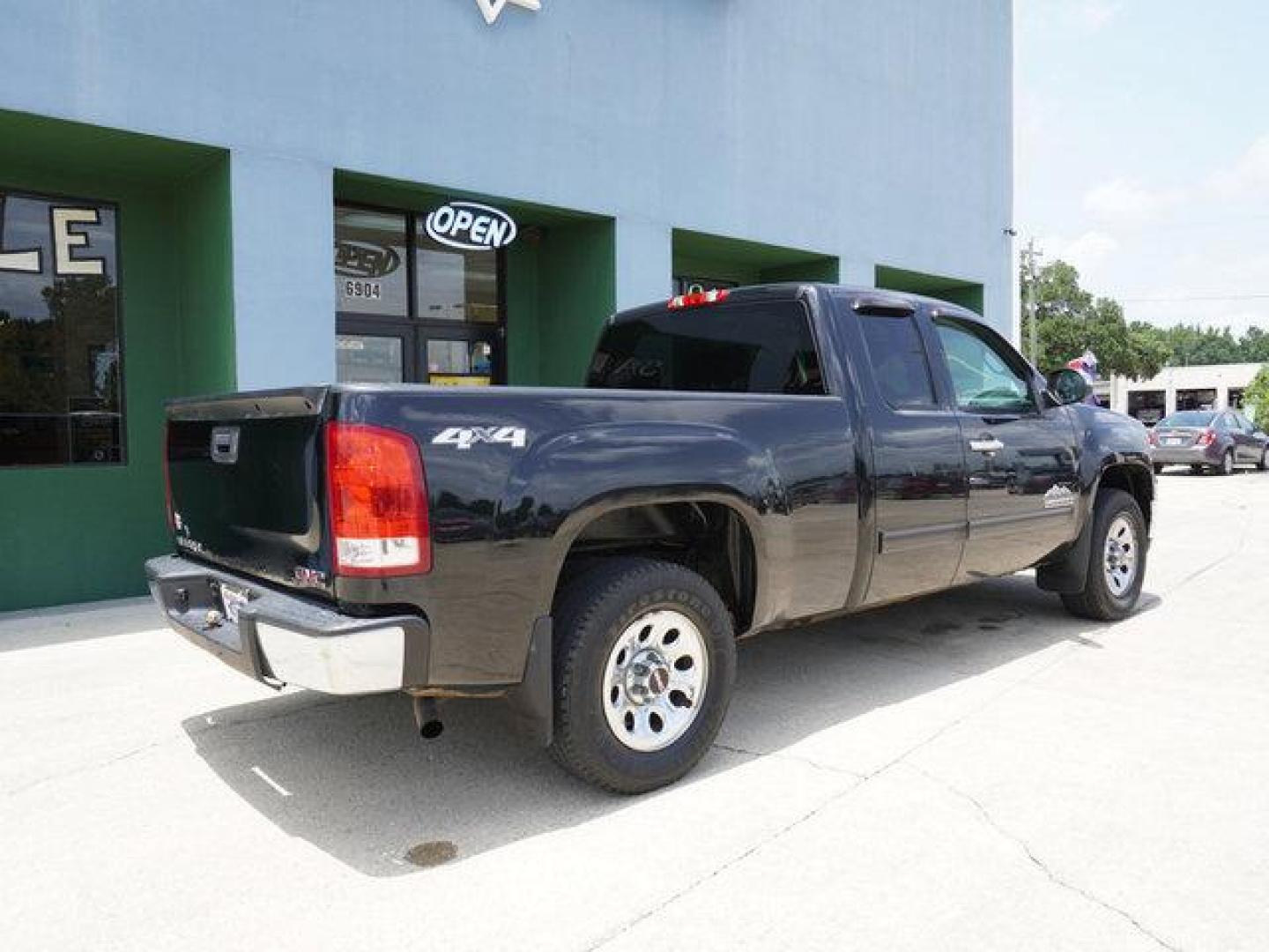 2013 Black GMC Sierra 1500 (1GTR2UEA0DZ) with an 4.8L V8 engine, 4 Spd Automatic transmission, located at 6904 Johnston St., Lafayette, LA, 70503, (337) 988-1960, 30.143589, -92.100601 - Prices are subject to change as improvements done by the service dept. Prices are for Cash sales only, Plus TTL. This Vehicle is Serviced well and Warranties Available too. Easy Financing. Drives Great and everything works. Price subject to change as improvements done by the service dept. Easy CR - Photo#12