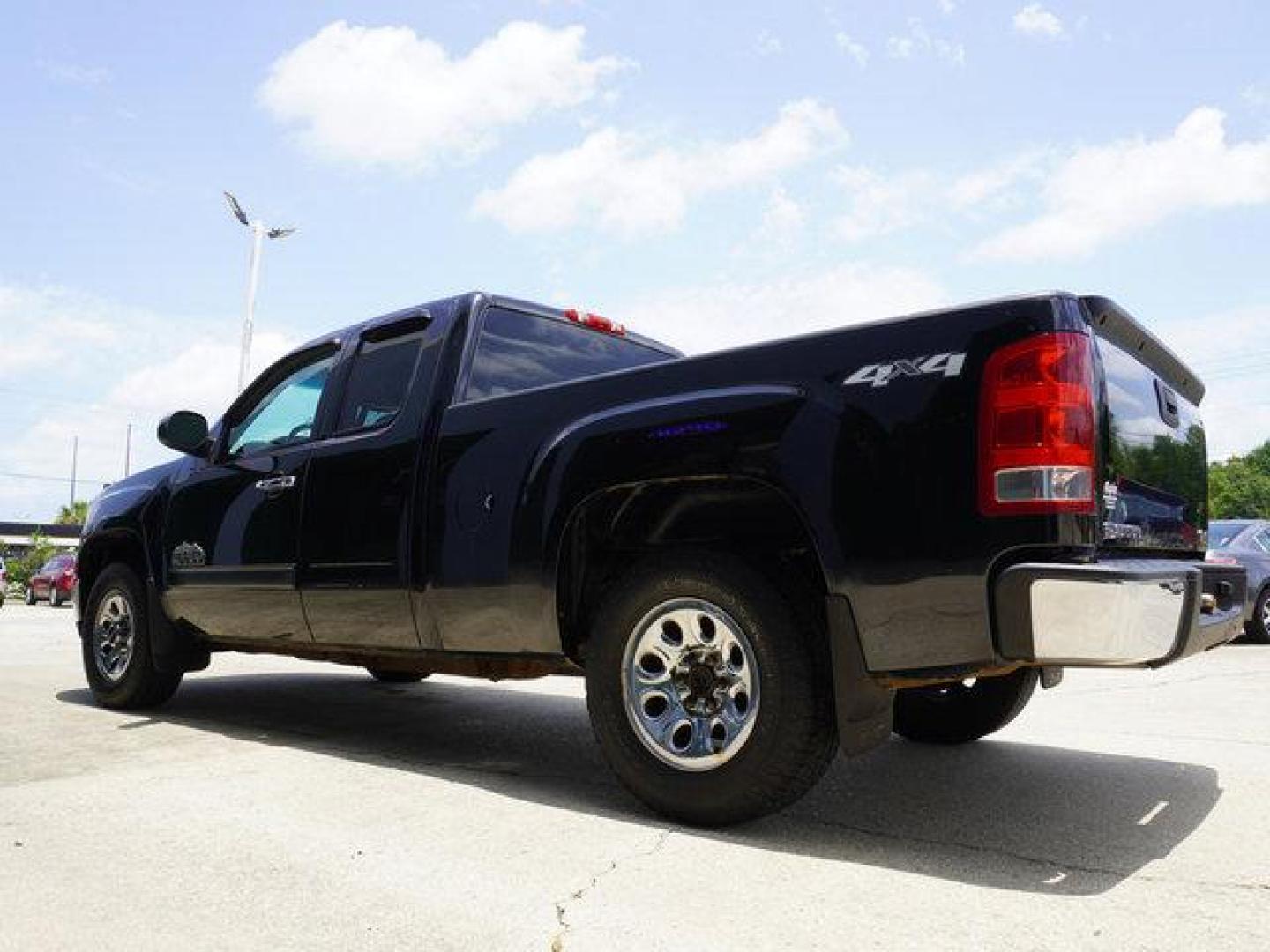 2013 Black GMC Sierra 1500 (1GTR2UEA0DZ) with an 4.8L V8 engine, 4 Spd Automatic transmission, located at 6904 Johnston St., Lafayette, LA, 70503, (337) 988-1960, 30.143589, -92.100601 - Prices are subject to change as improvements done by the service dept. Prices are for Cash sales only, Plus TTL. This Vehicle is Serviced well and Warranties Available too. Easy Financing. Drives Great and everything works. Price subject to change as improvements done by the service dept. Easy CR - Photo#8