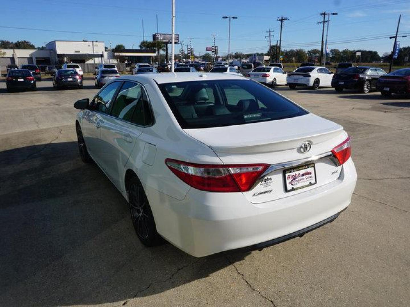 2015 White Toyota Camry (4T1BF1FK3FU) with an 2.5L 4Cyl engine, Automatic transmission, located at 6904 Johnston St., Lafayette, LA, 70503, (337) 988-1960, 30.143589, -92.100601 - Prices are subject to change as improvements done by the service dept. Prices are for Cash sales only, Plus TTL. This Vehicle is Serviced well and Warranties Available too. Easy Financing. Drives Great and everything works. Price subject to change as improvements done by the service dept. Easy CR - Photo#8