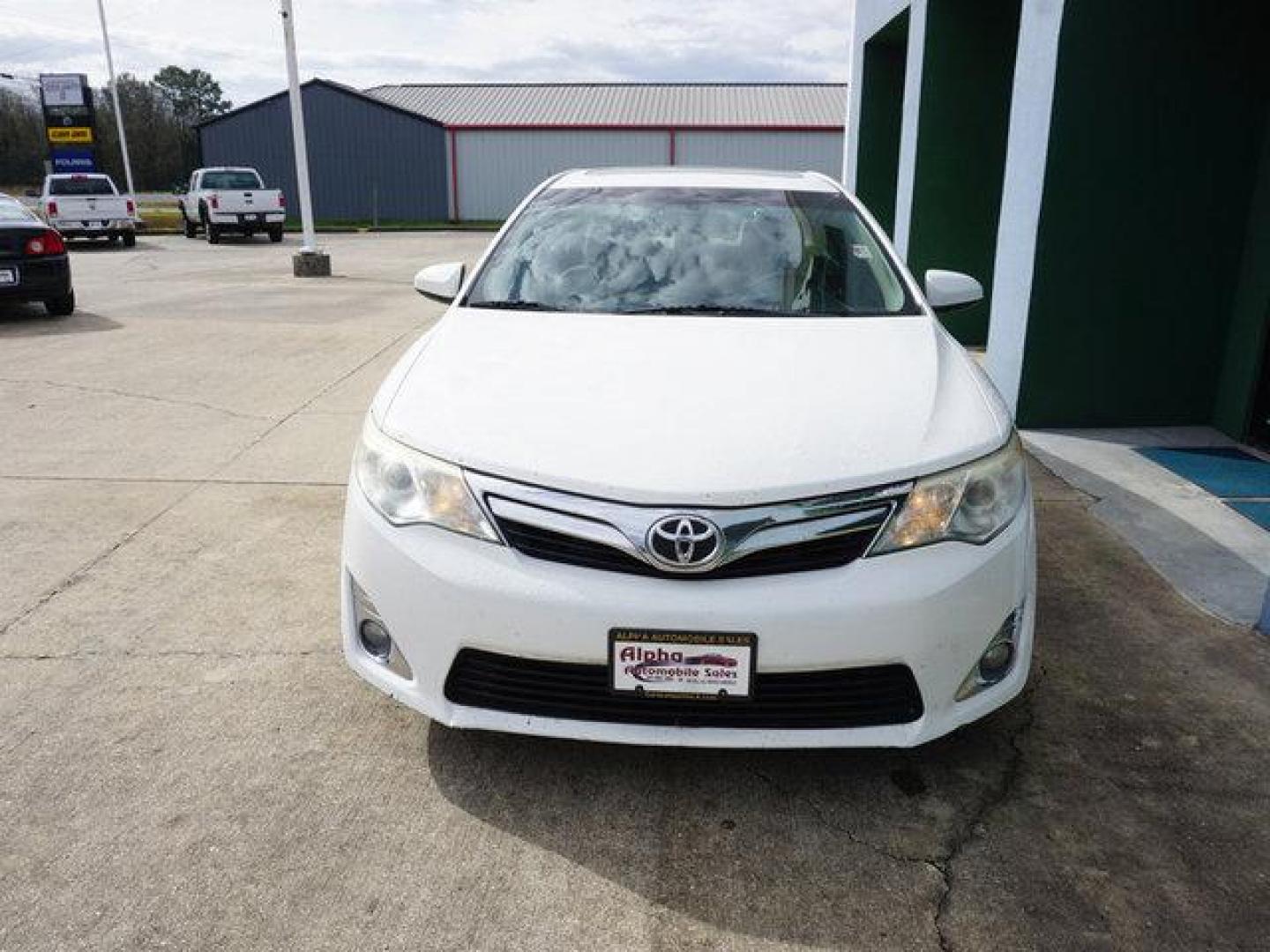 2014 White Toyota Camry (4T4BF1FK0ER) with an 2.5L 4Cyl engine, Automatic transmission, located at 6904 Johnston St., Lafayette, LA, 70503, (337) 988-1960, 30.143589, -92.100601 - Prices are subject to change as improvements done by the service dept. Prices are for Cash sales only, Plus TTL. This Vehicle is Serviced well and Warranties Available too. Easy Financing. Drives Great and everything works. Price subject to change as improvements done by the service dept. Easy CR - Photo#3