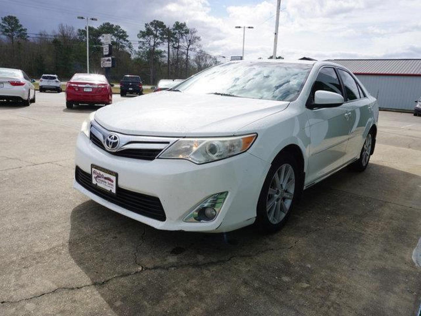 2014 Super White /Ash Toyota Camry 4dr Sdn I4 Auto L (Natl) *Ltd Avail* (4T4BF1FK0ER) with an 2.5L 4Cyl engine, Automatic transmission, located at 6904 Johnston St., Lafayette, LA, 70503, (337) 988-1960, 30.143589, -92.100601 - Photo#6