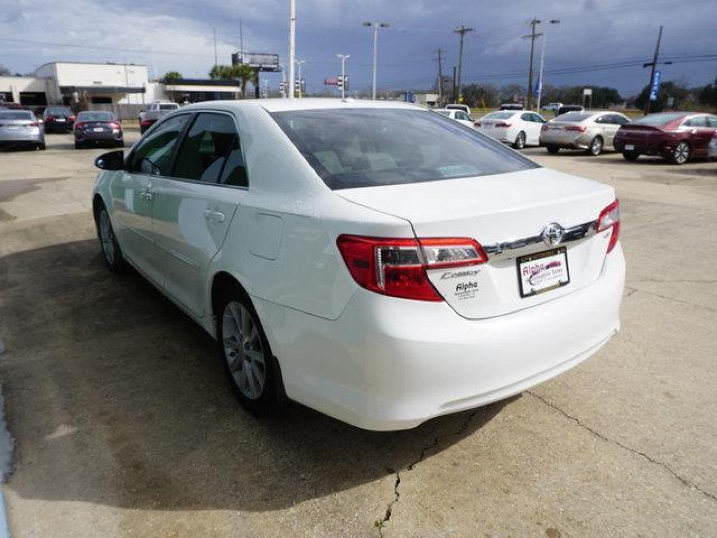 2014 Super White /Ash Toyota Camry 4dr Sdn I4 Auto L (Natl) *Ltd Avail* (4T4BF1FK0ER) with an 2.5L 4Cyl engine, Automatic transmission, located at 6904 Johnston St., Lafayette, LA, 70503, (337) 988-1960, 30.143589, -92.100601 - Photo#8