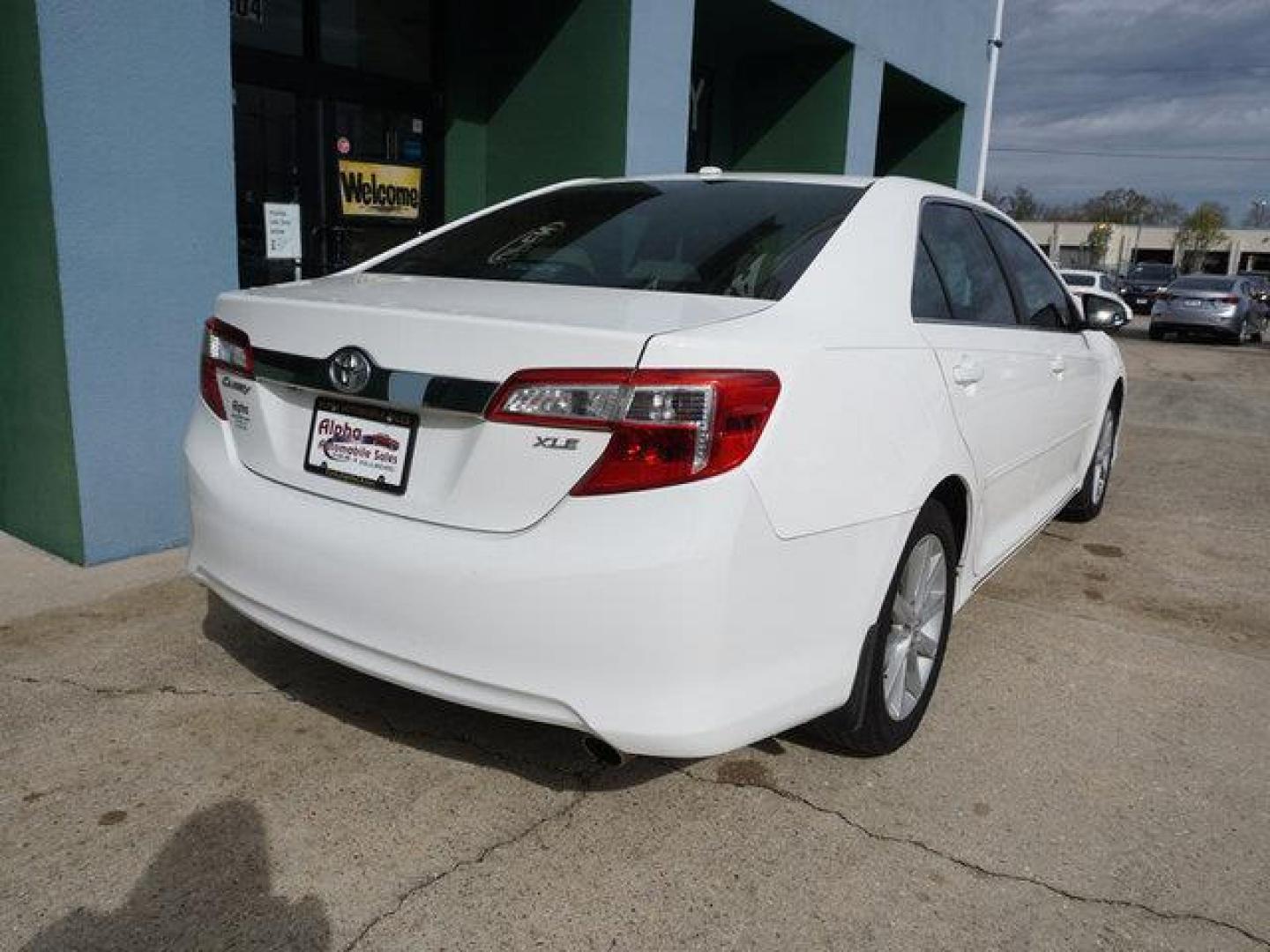 2014 Super White /Ash Toyota Camry 4dr Sdn I4 Auto L (Natl) *Ltd Avail* (4T4BF1FK0ER) with an 2.5L 4Cyl engine, Automatic transmission, located at 6904 Johnston St., Lafayette, LA, 70503, (337) 988-1960, 30.143589, -92.100601 - Photo#13