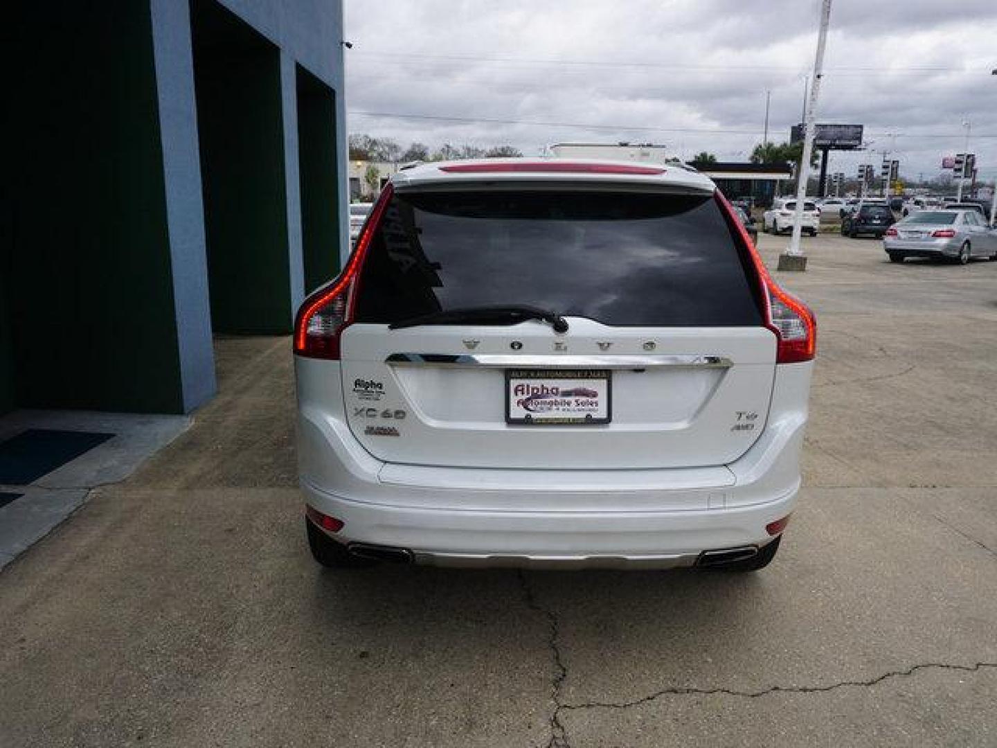 2014 White Volvo XC60 (YV4902DZ8E2) with an 3.0L 6 Cyl engine, Automatic transmission, located at 6904 Johnston St., Lafayette, LA, 70503, (337) 988-1960, 30.143589, -92.100601 - Prices are subject to change as improvements done by the service dept. Prices are for Cash sales only, Plus TTL. This Vehicle is Serviced well and Warranties Available too. Easy Financing. Drives Great and everything works. Price subject to change as improvements done by the service dept. Easy CR - Photo#9