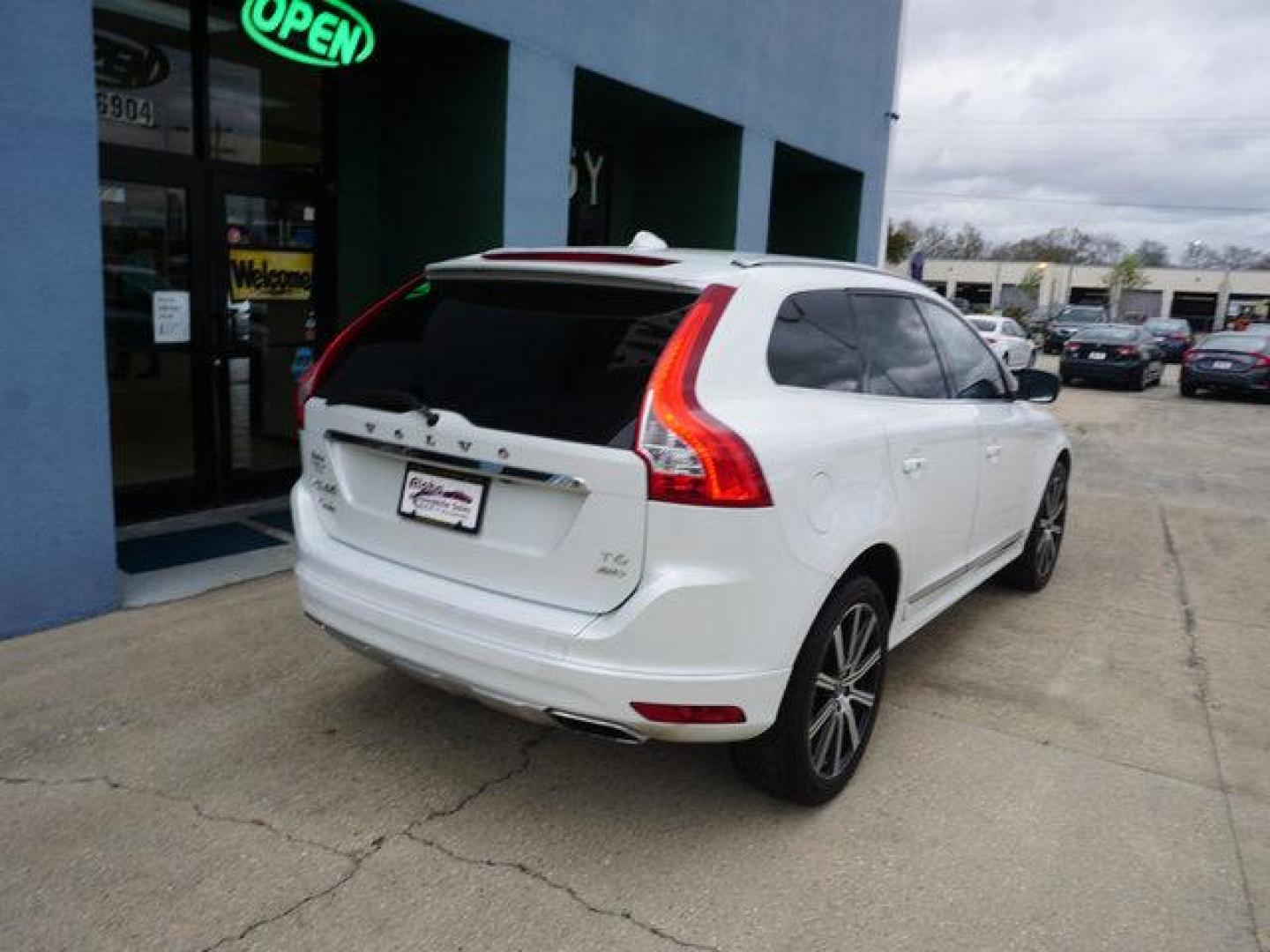 2014 White Volvo XC60 (YV4902DZ8E2) with an 3.0L 6 Cyl engine, Automatic transmission, located at 6904 Johnston St., Lafayette, LA, 70503, (337) 988-1960, 30.143589, -92.100601 - Prices are subject to change as improvements done by the service dept. Prices are for Cash sales only, Plus TTL. This Vehicle is Serviced well and Warranties Available too. Easy Financing. Drives Great and everything works. Price subject to change as improvements done by the service dept. Easy CR - Photo#11