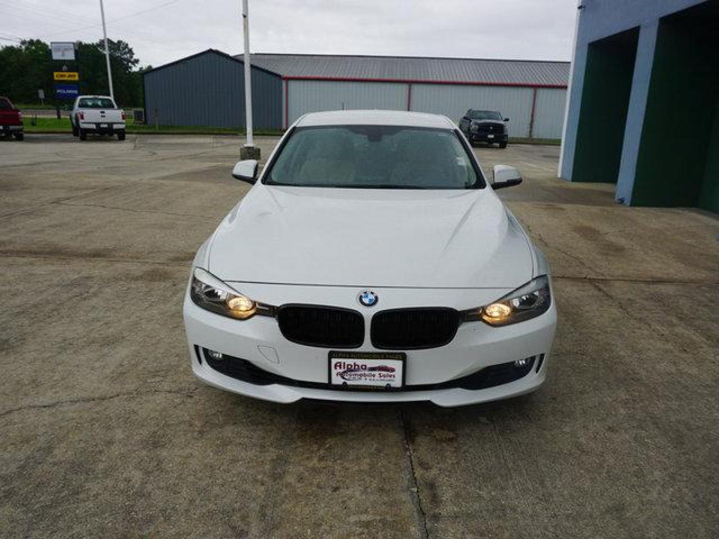 2014 White BMW 3 Series (WBA3C1C57EK) with an 2.0L 4Cyl Turbo engine, 8 Spd Automatic transmission, located at 6904 Johnston St., Lafayette, LA, 70503, (337) 988-1960, 30.143589, -92.100601 - Prices are subject to change as improvements done by the service dept. Prices are for Cash sales only, Plus TTL. This Vehicle is Serviced well and Warranties Available too. Easy Financing. Drives Great and everything works. Price subject to change as improvements done by the service dept. Easy CR - Photo#2