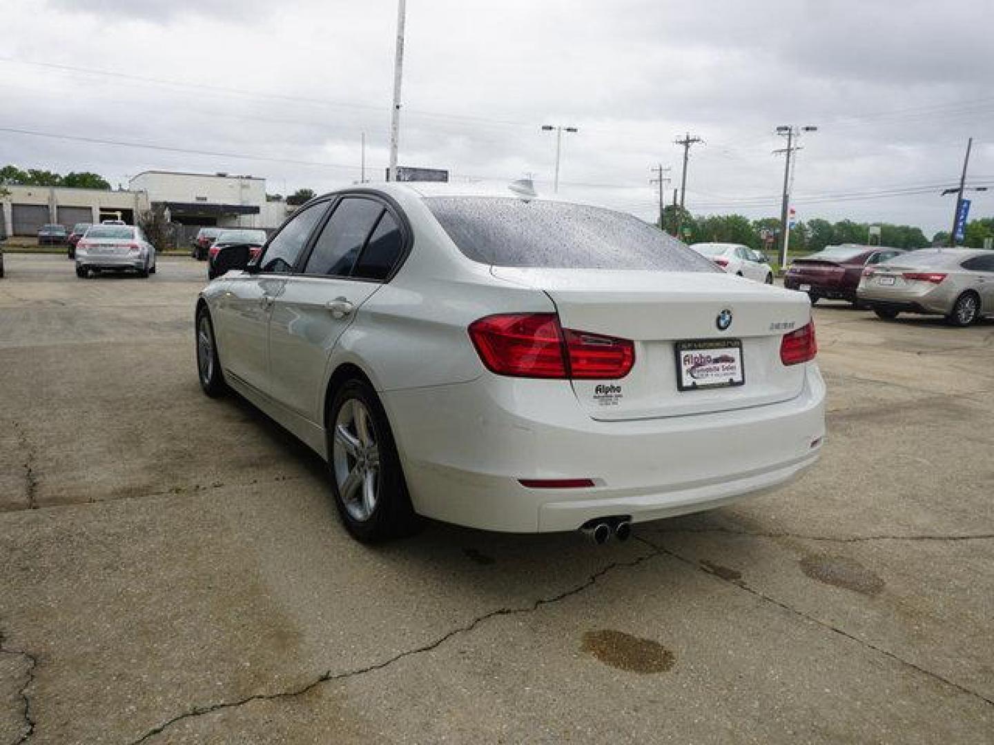 2014 White BMW 3 Series (WBA3C1C57EK) with an 2.0L 4Cyl Turbo engine, 8 Spd Automatic transmission, located at 6904 Johnston St., Lafayette, LA, 70503, (337) 988-1960, 30.143589, -92.100601 - Prices are subject to change as improvements done by the service dept. Prices are for Cash sales only, Plus TTL. This Vehicle is Serviced well and Warranties Available too. Easy Financing. Drives Great and everything works. Price subject to change as improvements done by the service dept. Easy CR - Photo#8