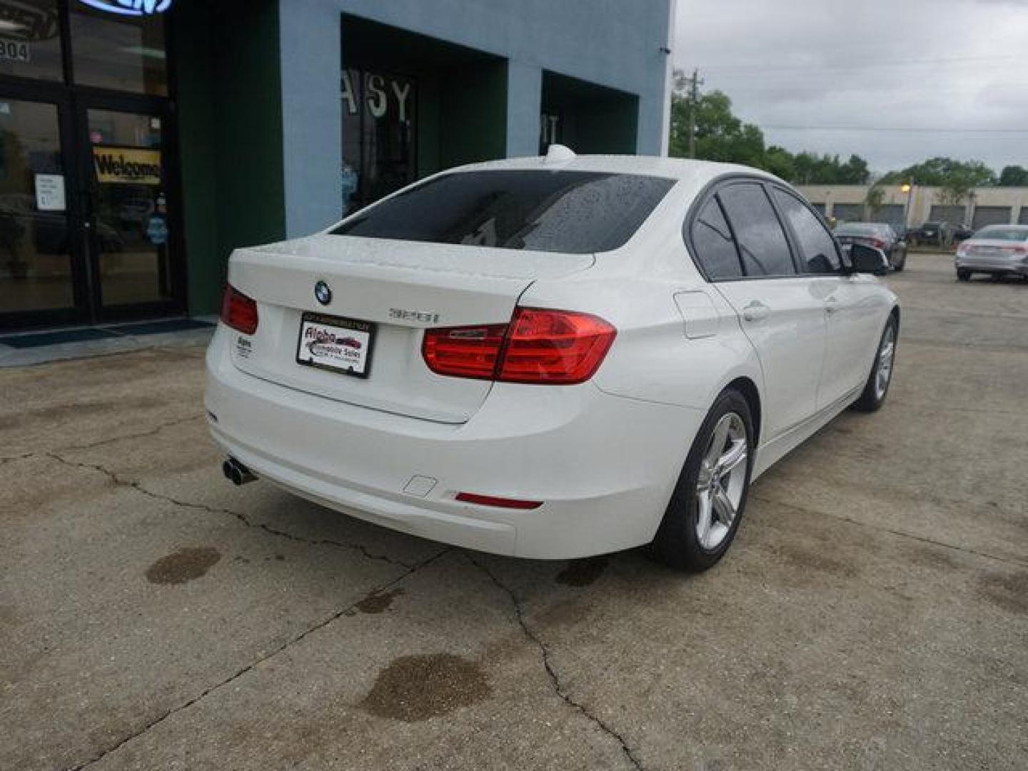 2014 White BMW 3 Series (WBA3C1C57EK) with an 2.0L 4Cyl Turbo engine, 8 Spd Automatic transmission, located at 6904 Johnston St., Lafayette, LA, 70503, (337) 988-1960, 30.143589, -92.100601 - Prices are subject to change as improvements done by the service dept. Prices are for Cash sales only, Plus TTL. This Vehicle is Serviced well and Warranties Available too. Easy Financing. Drives Great and everything works. Price subject to change as improvements done by the service dept. Easy CR - Photo#12