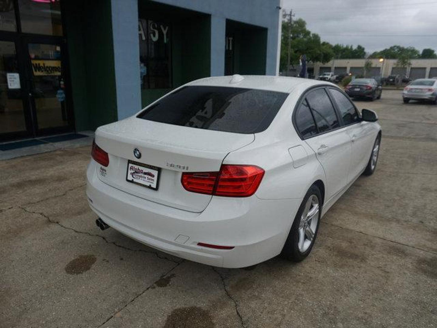 2014 White BMW 3 Series (WBA3C1C57EK) with an 2.0L 4Cyl Turbo engine, 8 Spd Automatic transmission, located at 6904 Johnston St., Lafayette, LA, 70503, (337) 988-1960, 30.143589, -92.100601 - Prices are subject to change as improvements done by the service dept. Prices are for Cash sales only, Plus TTL. This Vehicle is Serviced well and Warranties Available too. Easy Financing. Drives Great and everything works. Price subject to change as improvements done by the service dept. Easy CR - Photo#11