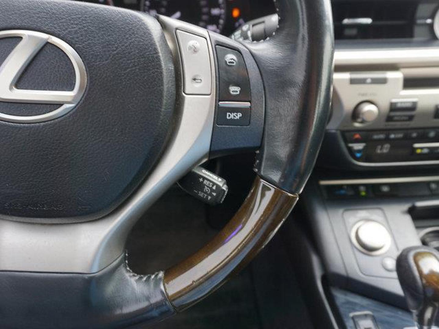 2013 White /Black Lexus ES 350 4dr Sdn (JTHBK1GG9D2) with an 3.5L V6 engine, Automatic transmission, located at 6904 Johnston St., Lafayette, LA, 70503, (337) 988-1960, 30.143589, -92.100601 - Photo#28