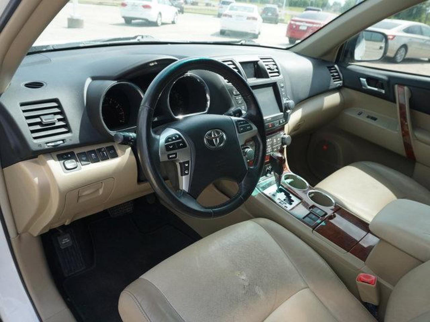 2012 White Toyota Highlander (5TDYK3EH8CS) with an 3.5L V6 engine, Automatic transmission, located at 6904 Johnston St., Lafayette, LA, 70503, (337) 988-1960, 30.143589, -92.100601 - Nice ride with a third 3rd row seating Prices are subject to change as improvements done by the service dept. Prices are for Cash sales only, Plus TTL. This Vehicle is Serviced well and Warranties Available too. Easy Financing. Drives Great and everything works. Price subject to change as improv - Photo#23