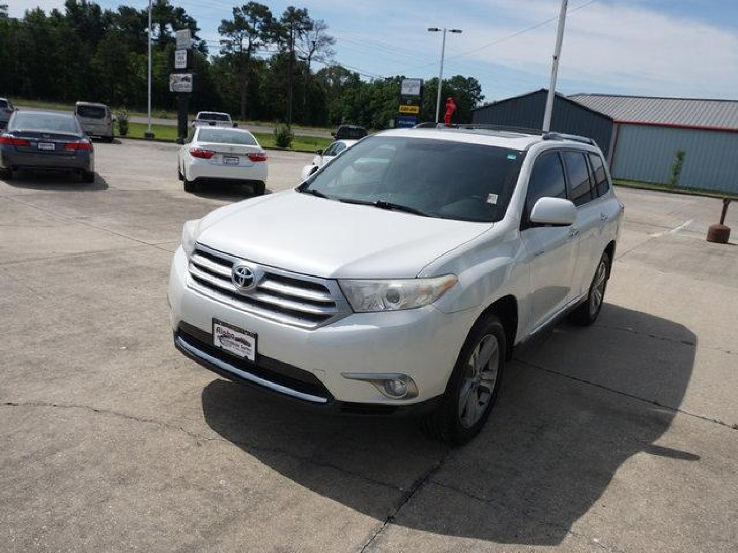 2012 White Toyota Highlander (5TDYK3EH8CS) with an 3.5L V6 engine, Automatic transmission, located at 6904 Johnston St., Lafayette, LA, 70503, (337) 988-1960, 30.143589, -92.100601 - Nice ride with a third 3rd row seating Prices are subject to change as improvements done by the service dept. Prices are for Cash sales only, Plus TTL. This Vehicle is Serviced well and Warranties Available too. Easy Financing. Drives Great and everything works. Price subject to change as improv - Photo#4