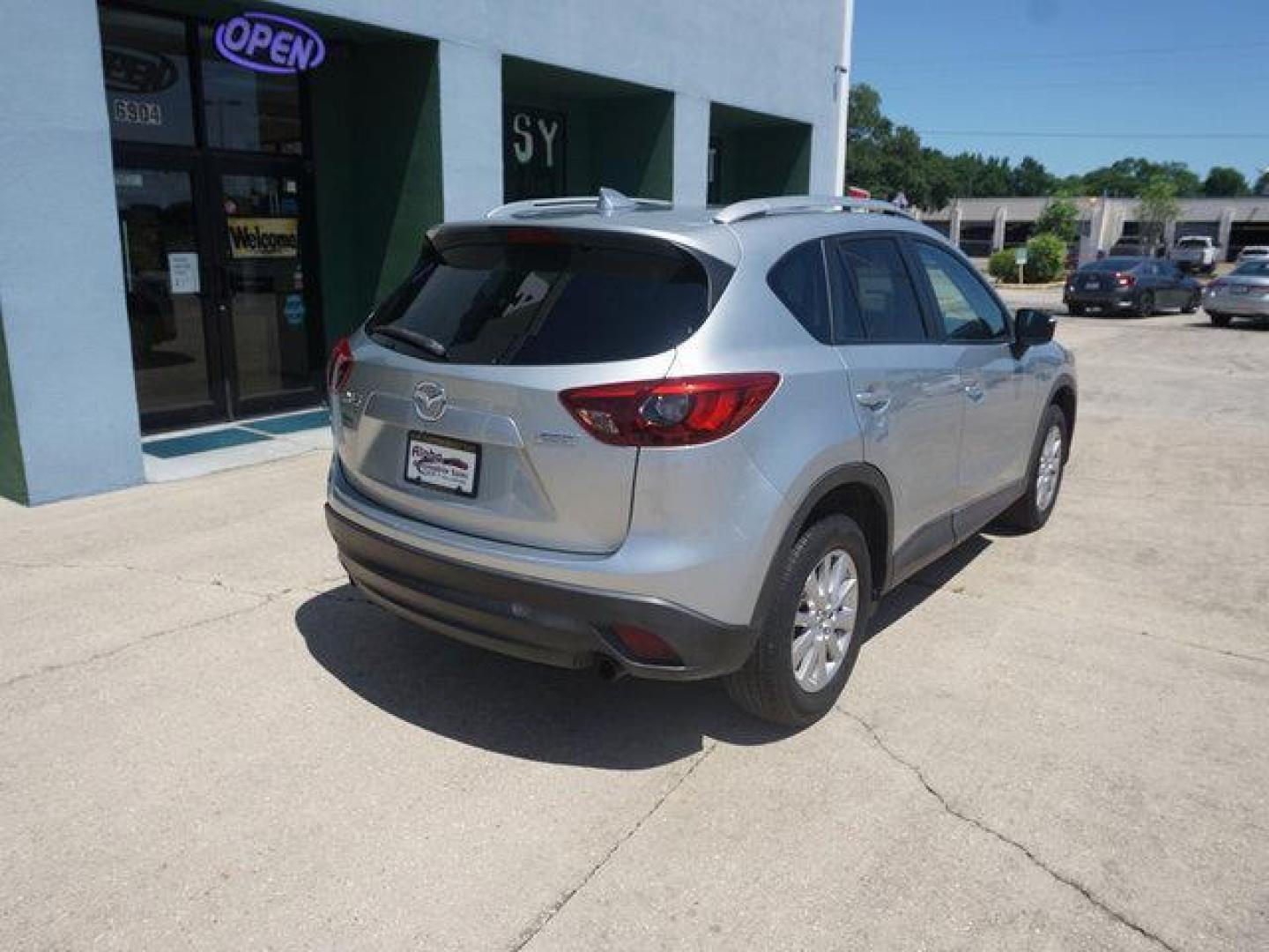 2016 Sonic Silver Metallic /Black Mazda CX-5 FWD 4dr Auto Touring (JM3KE2CY8G0) with an 2.5L 4Cyl engine, Automatic transmission, located at 6904 Johnston St., Lafayette, LA, 70503, (337) 988-1960, 30.143589, -92.100601 - Photo#12