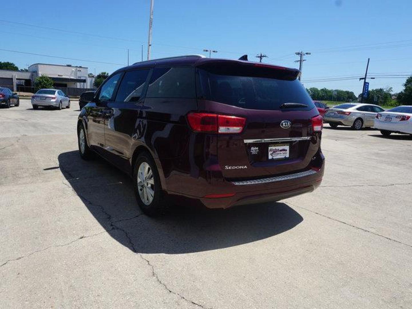 2015 Venetian Red /Camel Kia Sedona 4dr Wgn LX (KNDMB5C18F6) with an 3.3L V6 engine, Automatic transmission, located at 6904 Johnston St., Lafayette, LA, 70503, (337) 988-1960, 30.143589, -92.100601 - Photo#8