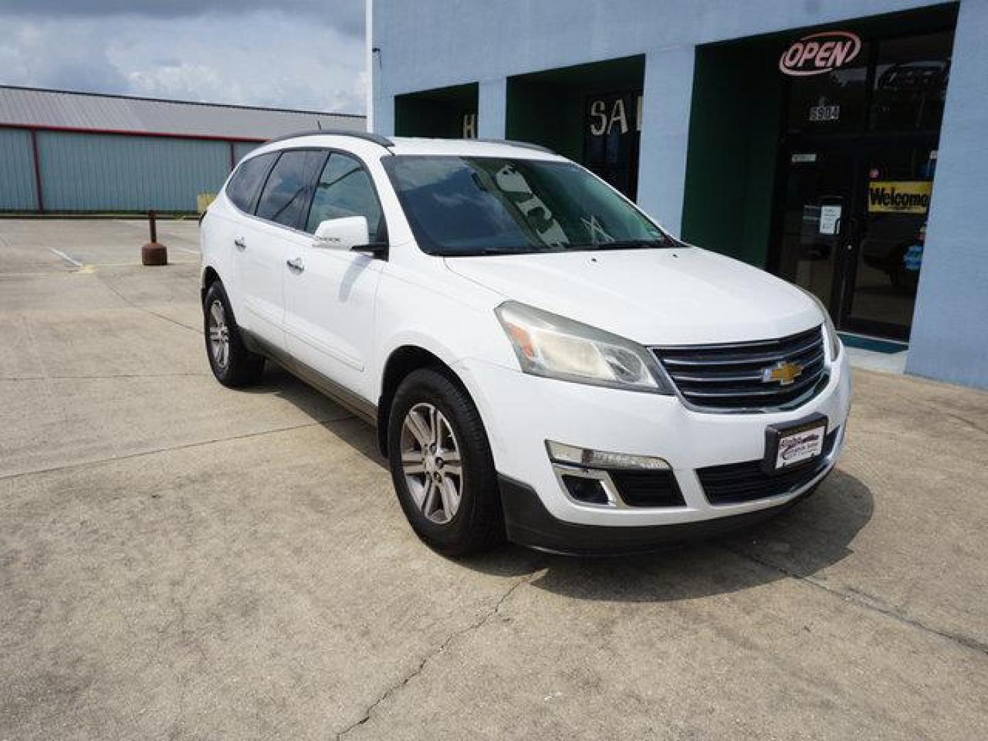 2016 Summit White /Dark Titanium/Light Titanium Chevrolet Traverse FWD 4dr LT w/1LT (1GNKRGKD1GJ) with an 3.6L V6 engine, Automatic transmission, located at 6904 Johnston St., Lafayette, LA, 70503, (337) 988-1960, 30.143589, -92.100601 - Photo#1