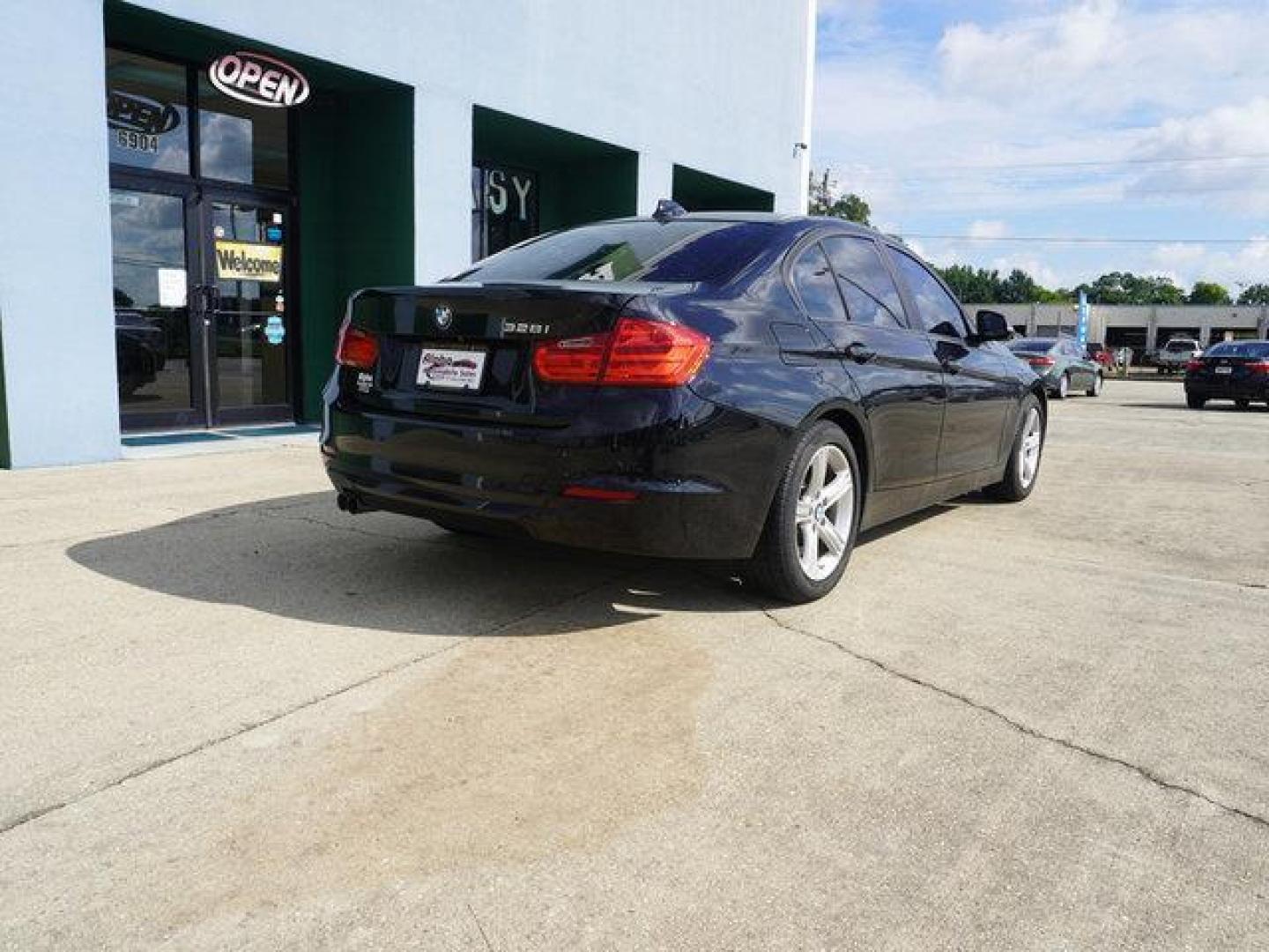 2014 Black /Black/Excl. Stitch BMW 3 Series 4dr Sdn 328i RWD (WBA3A5G52EN) with an 2.0L 4 Cyl engine, 8 Spd Automatic transmission, located at 6904 Johnston St., Lafayette, LA, 70503, (337) 988-1960, 30.143589, -92.100601 - Photo#12