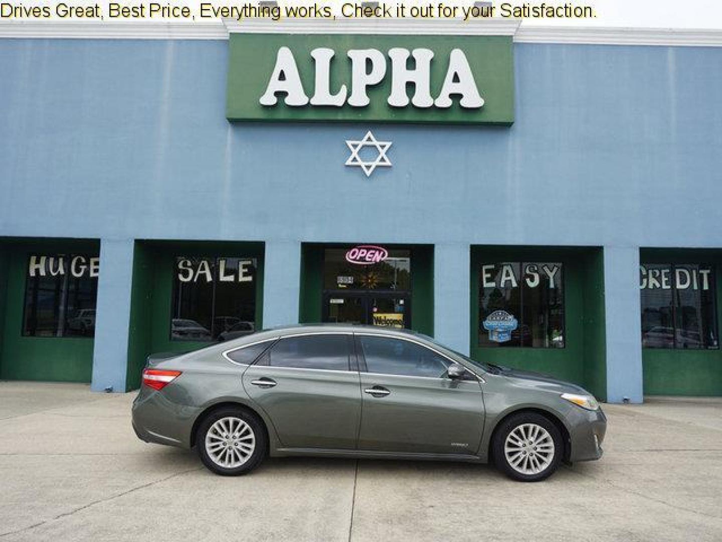 2013 Green /Almond Toyota Avalon 4dr Sdn XLE Premium (Natl) (4T1BD1EB7DU) with an 2.5L 4Cyl engine, Automatic transmission, located at 6904 Johnston St., Lafayette, LA, 70503, (337) 988-1960, 30.143589, -92.100601 - Photo#0