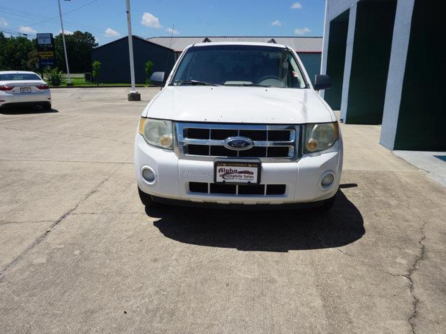 2008 Oxford White /Camel Ford Escape 4WD 4dr I4 Auto XLT (1FMCU93Z98K) with an 2.3L 4Cyl engine, Automatic transmission, located at 6904 Johnston St., Lafayette, LA, 70503, (337) 988-1960, 30.143589, -92.100601 - Photo#3