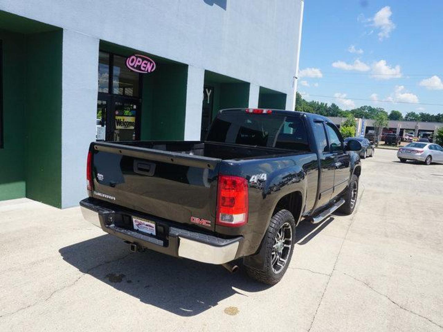 2013 Black GMC Sierra 1500 (1GTR2UEA5DZ) with an 4.8L V8 engine, 4 Spd Automatic transmission, located at 6904 Johnston St., Lafayette, LA, 70503, (337) 988-1960, 30.143589, -92.100601 - Prices are subject to change as improvements done by the service dept. Prices are for Cash sales only, Plus TTL. This Vehicle is Serviced well and Warranties Available too. Easy Financing. Drives Great and everything works. Price subject to change as improvements done by the service dept. Easy CR - Photo#11