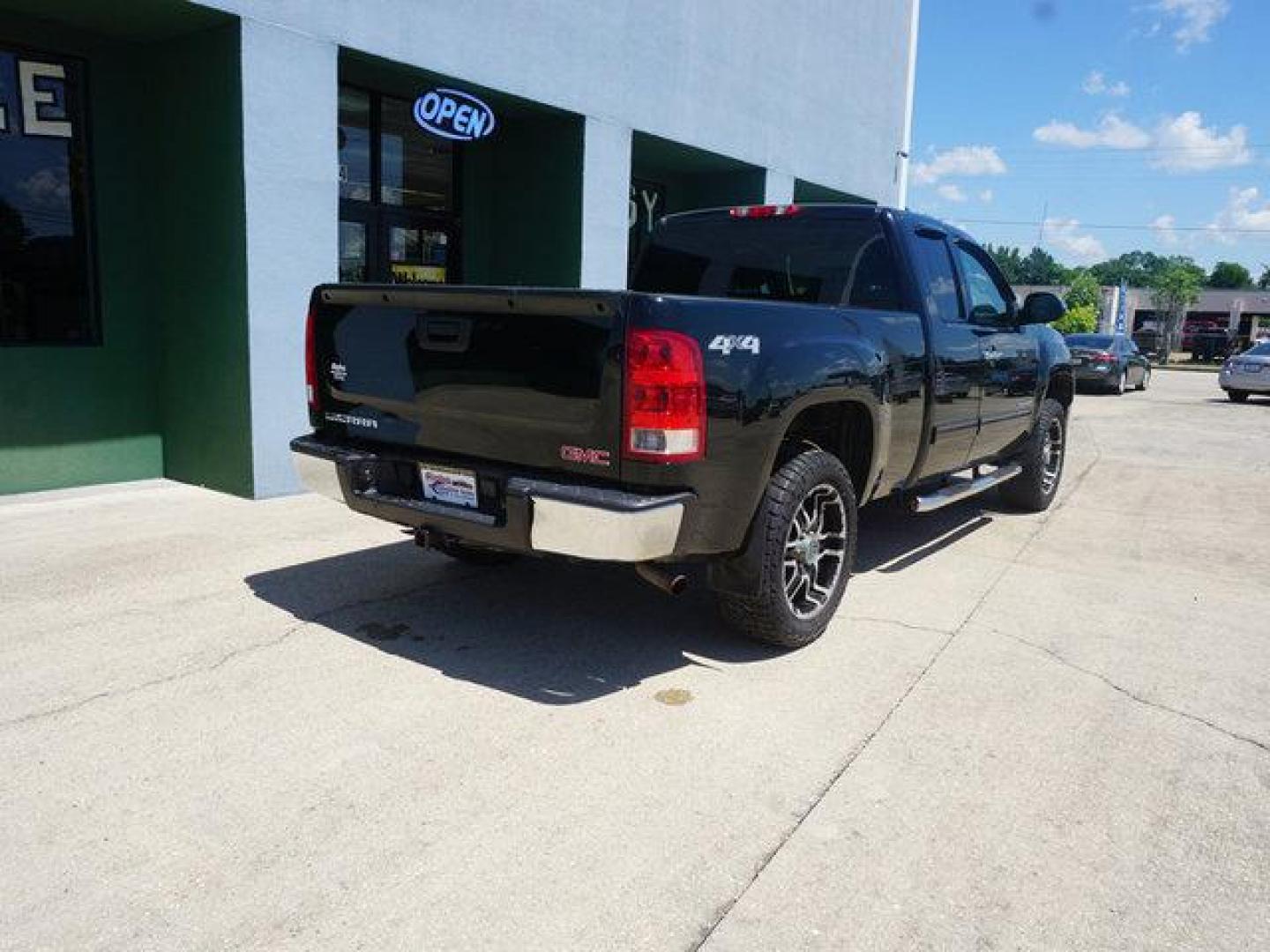 2013 Black GMC Sierra 1500 (1GTR2UEA5DZ) with an 4.8L V8 engine, 4 Spd Automatic transmission, located at 6904 Johnston St., Lafayette, LA, 70503, (337) 988-1960, 30.143589, -92.100601 - Prices are subject to change as improvements done by the service dept. Prices are for Cash sales only, Plus TTL. This Vehicle is Serviced well and Warranties Available too. Easy Financing. Drives Great and everything works. Price subject to change as improvements done by the service dept. Easy CR - Photo#12