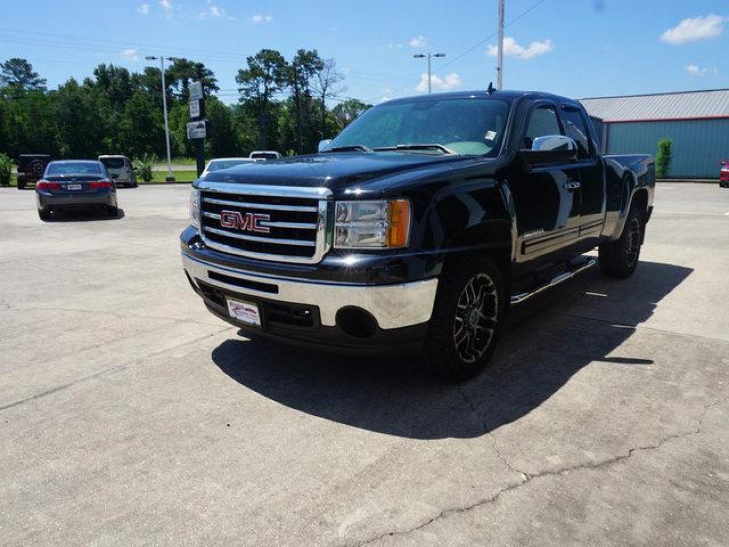 2013 Black GMC Sierra 1500 (1GTR2UEA5DZ) with an 4.8L V8 engine, 4 Spd Automatic transmission, located at 6904 Johnston St., Lafayette, LA, 70503, (337) 988-1960, 30.143589, -92.100601 - Prices are subject to change as improvements done by the service dept. Prices are for Cash sales only, Plus TTL. This Vehicle is Serviced well and Warranties Available too. Easy Financing. Drives Great and everything works. Price subject to change as improvements done by the service dept. Easy CR - Photo#5