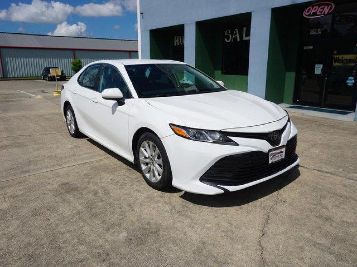 2019 Super White /Ash Toyota Camry LE Auto (Natl) (4T1B11HK0KU) with an 2.5L 4Cyl engine, Automatic transmission, located at 6904 Johnston St., Lafayette, LA, 70503, (337) 988-1960, 30.143589, -92.100601 - Photo#1