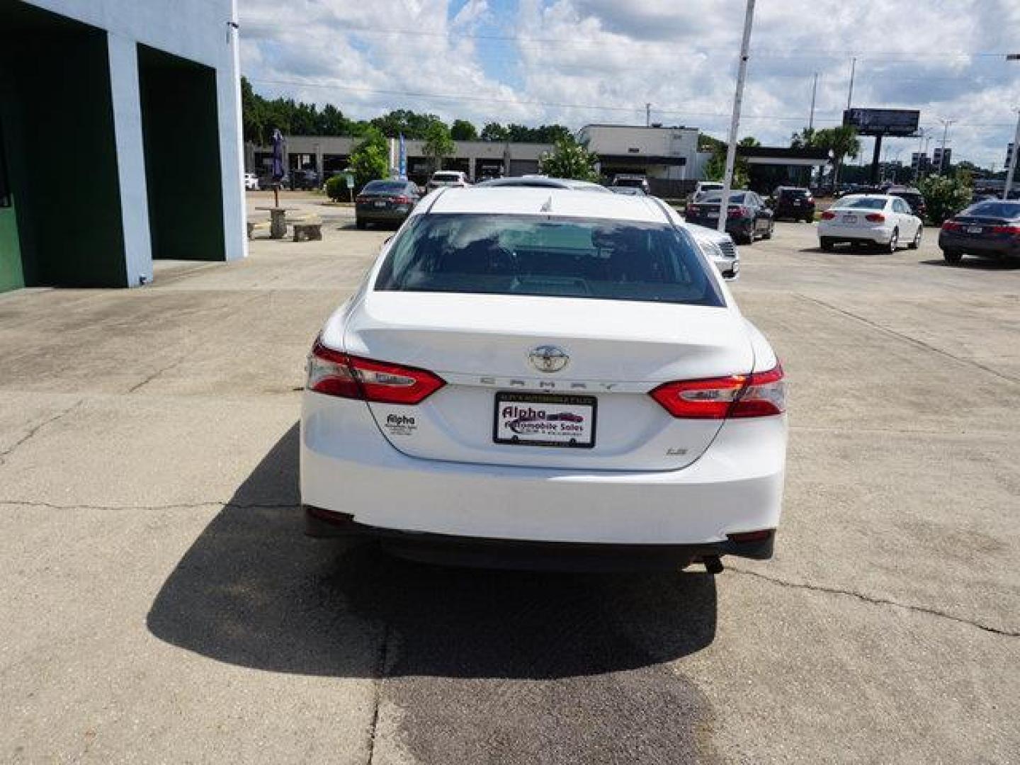 2019 Super White /Ash Toyota Camry LE Auto (Natl) (4T1B11HK0KU) with an 2.5L 4Cyl engine, Automatic transmission, located at 6904 Johnston St., Lafayette, LA, 70503, (337) 988-1960, 30.143589, -92.100601 - Photo#9