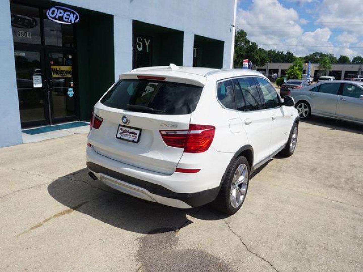 2017 White BMW X3 (5UXWZ7C31H0) with an 2.0L 4Cyl Turbo engine, Automatic transmission, located at 6904 Johnston St., Lafayette, LA, 70503, (337) 988-1960, 30.143589, -92.100601 - Prices are subject to change as improvements done by the service dept. Prices are for Cash sales only, Plus TTL. This Vehicle is Serviced well and Warranties Available too. Easy Financing. Drives Great and everything works. Price subject to change as improvements done by the service dept. Easy CR - Photo#11