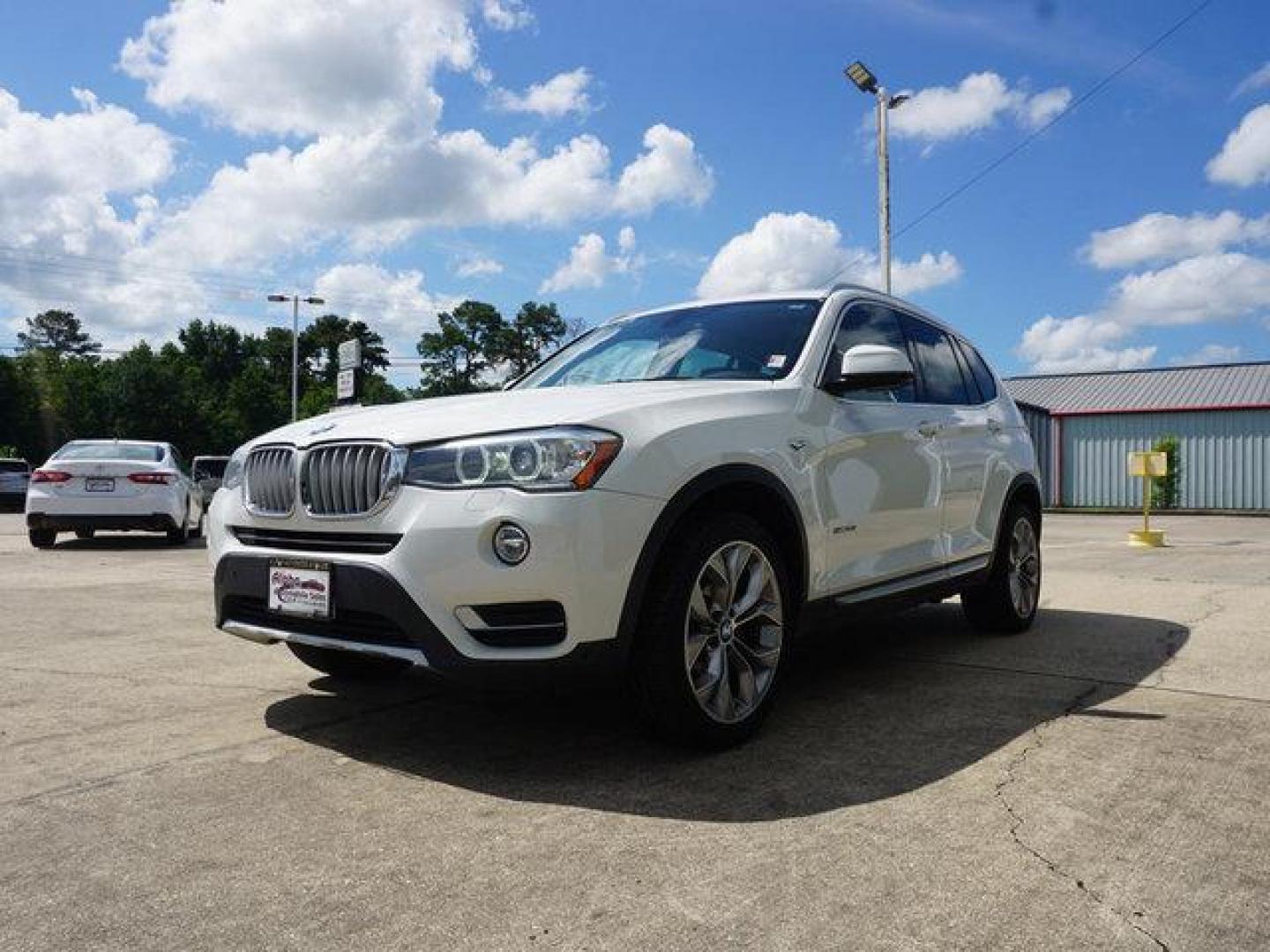 2017 White BMW X3 (5UXWZ7C31H0) with an 2.0L 4Cyl Turbo engine, Automatic transmission, located at 6904 Johnston St., Lafayette, LA, 70503, (337) 988-1960, 30.143589, -92.100601 - Prices are subject to change as improvements done by the service dept. Prices are for Cash sales only, Plus TTL. This Vehicle is Serviced well and Warranties Available too. Easy Financing. Drives Great and everything works. Price subject to change as improvements done by the service dept. Easy CR - Photo#4