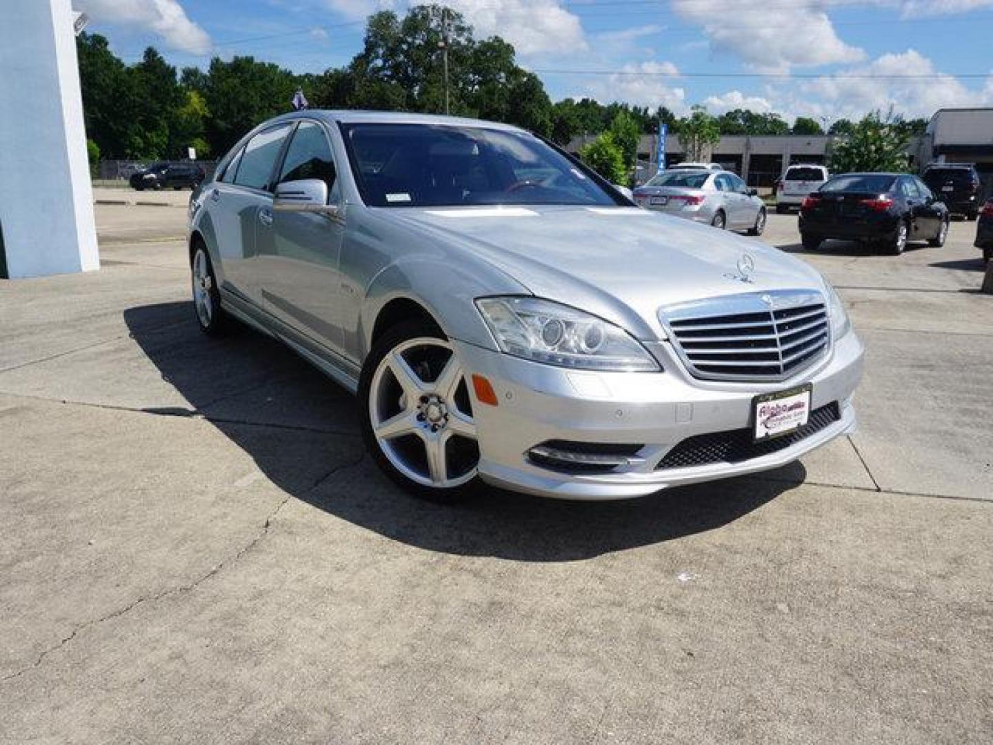 2012 Silver /Ash/Grey Mercedes-Benz S-Class S550 Sedan (WDDNG7DB3CA) with an 4.6L V8 engine, Automatic transmission, located at 6904 Johnston St., Lafayette, LA, 70503, (337) 988-1960, 30.143589, -92.100601 - Photo#4