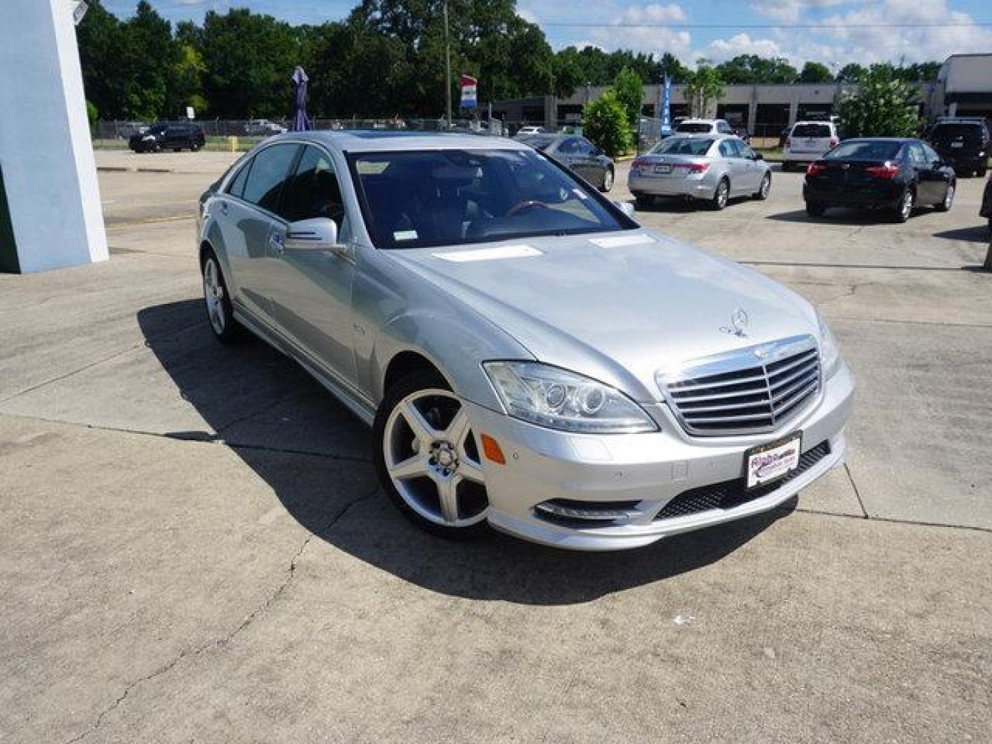 2012 Silver /Ash/Grey Mercedes-Benz S-Class S550 Sedan (WDDNG7DB3CA) with an 4.6L V8 engine, Automatic transmission, located at 6904 Johnston St., Lafayette, LA, 70503, (337) 988-1960, 30.143589, -92.100601 - Photo#5