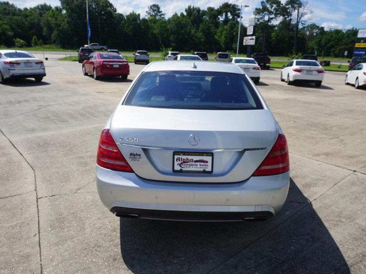 2012 Silver /Ash/Grey Mercedes-Benz S-Class S550 Sedan (WDDNG7DB3CA) with an 4.6L V8 engine, Automatic transmission, located at 6904 Johnston St., Lafayette, LA, 70503, (337) 988-1960, 30.143589, -92.100601 - Photo#9