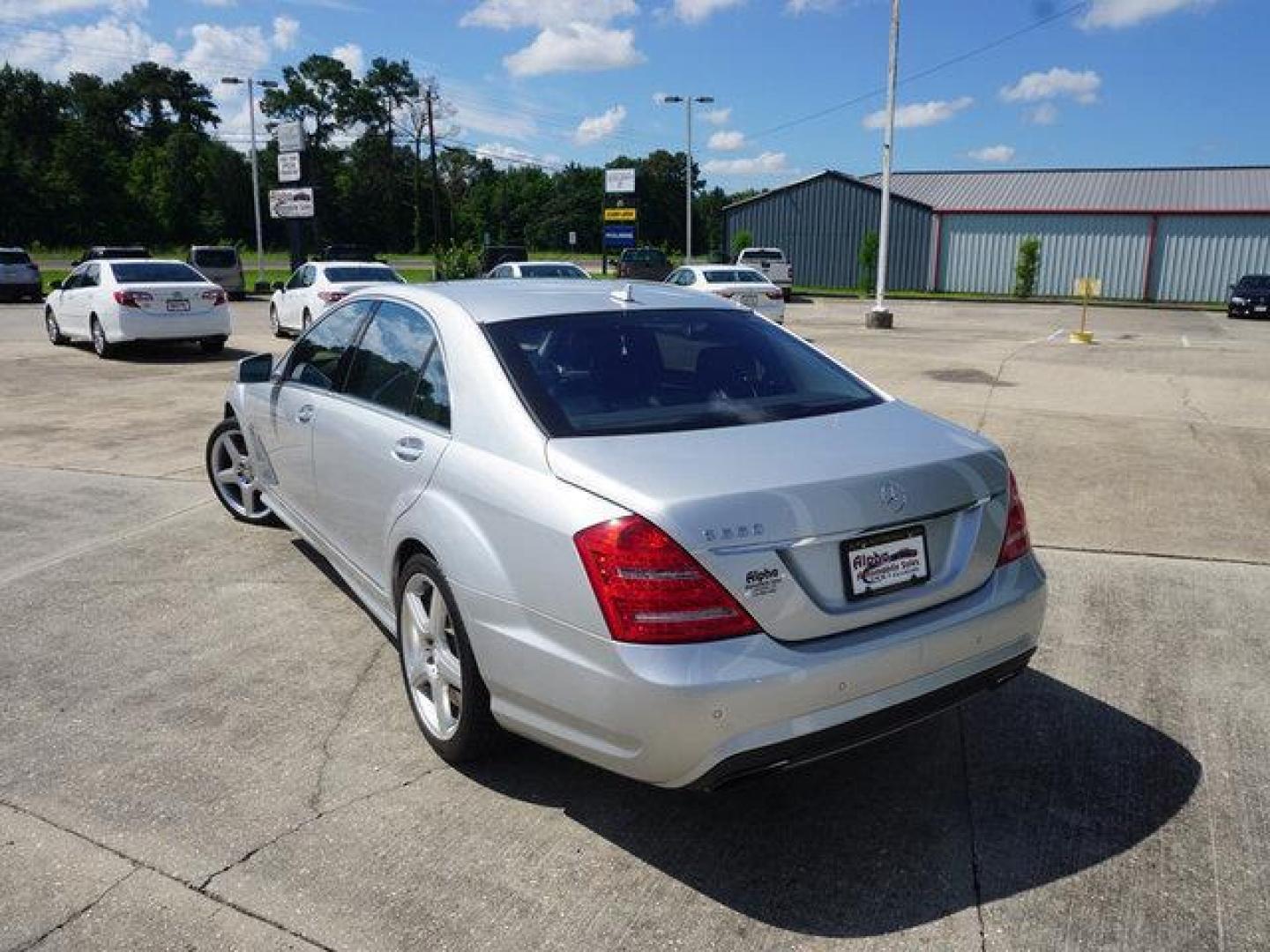 2012 Silver /Ash/Grey Mercedes-Benz S-Class S550 Sedan (WDDNG7DB3CA) with an 4.6L V8 engine, Automatic transmission, located at 6904 Johnston St., Lafayette, LA, 70503, (337) 988-1960, 30.143589, -92.100601 - Photo#11