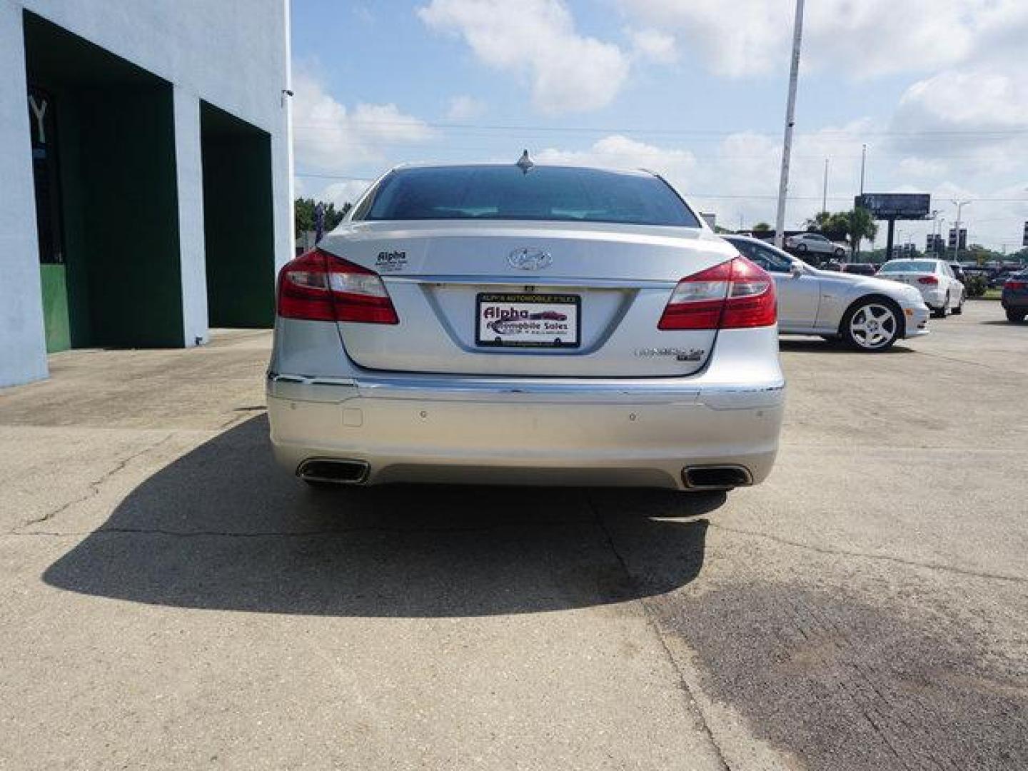 2013 Silver Hyundai Genesis (KMHGC4DH5DU) with an 5.0L V8 engine, 8 Spd Automatic transmission, located at 6904 Johnston St., Lafayette, LA, 70503, (337) 988-1960, 30.143589, -92.100601 - Prices are subject to change as improvements done by the service dept. Prices are for Cash sales only, Plus TTL. This Vehicle is Serviced well and Warranties Available too. Easy Financing. Drives Great and everything works. Price subject to change as improvements done by the service dept. Easy CR - Photo#10