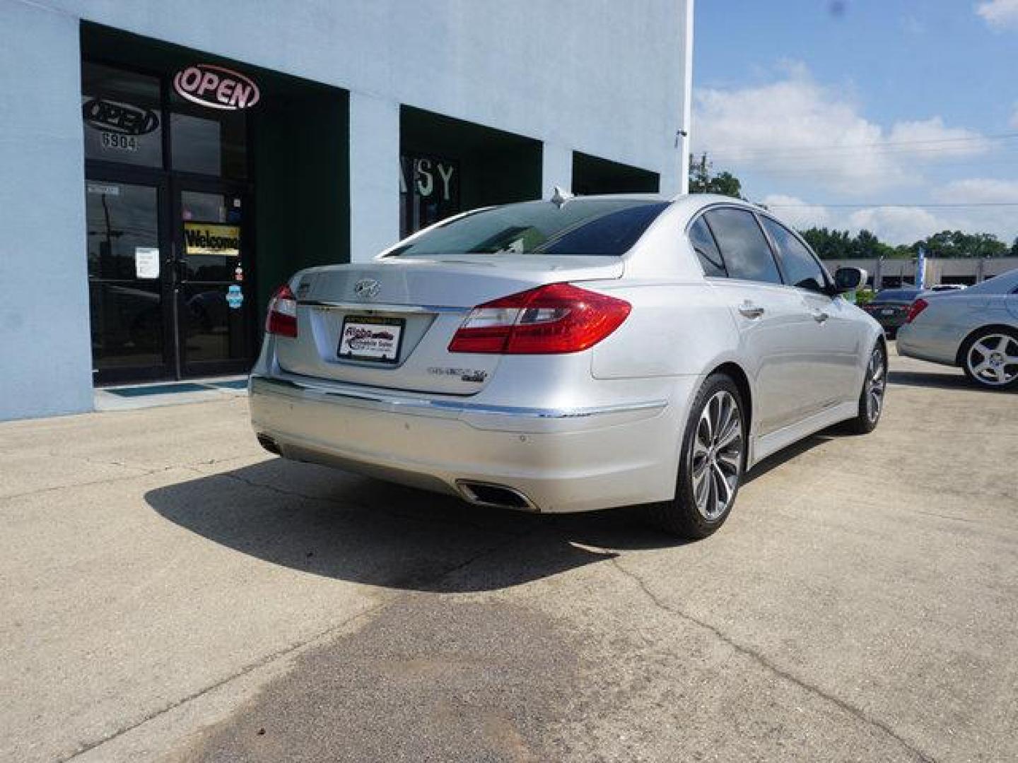 2013 Silver Hyundai Genesis (KMHGC4DH5DU) with an 5.0L V8 engine, 8 Spd Automatic transmission, located at 6904 Johnston St., Lafayette, LA, 70503, (337) 988-1960, 30.143589, -92.100601 - Prices are subject to change as improvements done by the service dept. Prices are for Cash sales only, Plus TTL. This Vehicle is Serviced well and Warranties Available too. Easy Financing. Drives Great and everything works. Price subject to change as improvements done by the service dept. Easy CR - Photo#12