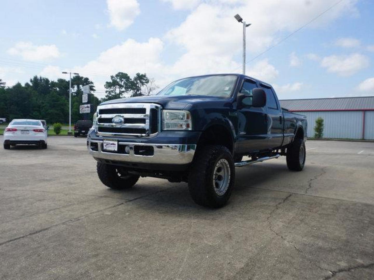 2006 Blue Ford F-350 (1FTWW31P56E) with an 6.0L 8 Cyl engine, 6 Spd Hd Automatic transmission, located at 6904 Johnston St., Lafayette, LA, 70503, (337) 988-1960, 30.143589, -92.100601 - Prices are subject to change as improvements done by the service dept. Prices are for Cash sales only, Plus TTL. This Vehicle is Serviced well and Warranties Available too. Easy Financing. Drives Great and everything works. Price subject to change as improvements done by the service dept. Easy CR - Photo#5