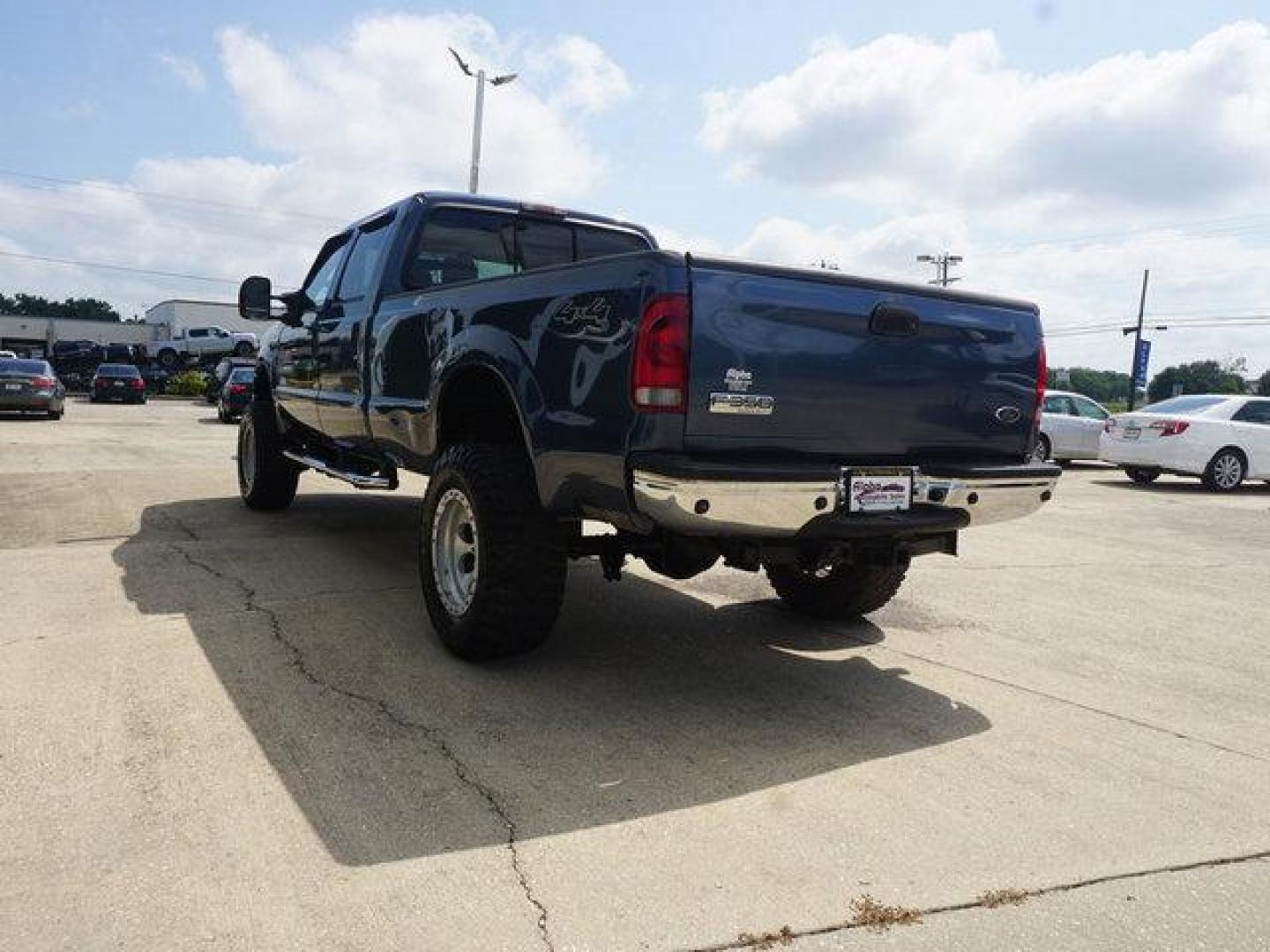 2006 Blue Ford F-350 (1FTWW31P56E) with an 6.0L 8 Cyl engine, 6 Spd Hd Automatic transmission, located at 6904 Johnston St., Lafayette, LA, 70503, (337) 988-1960, 30.143589, -92.100601 - Prices are subject to change as improvements done by the service dept. Prices are for Cash sales only, Plus TTL. This Vehicle is Serviced well and Warranties Available too. Easy Financing. Drives Great and everything works. Price subject to change as improvements done by the service dept. Easy CR - Photo#8