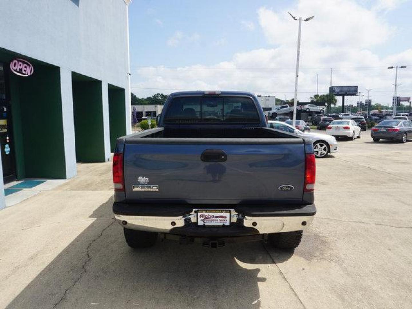 2006 Blue Ford F-350 (1FTWW31P56E) with an 6.0L 8 Cyl engine, 6 Spd Hd Automatic transmission, located at 6904 Johnston St., Lafayette, LA, 70503, (337) 988-1960, 30.143589, -92.100601 - Prices are subject to change as improvements done by the service dept. Prices are for Cash sales only, Plus TTL. This Vehicle is Serviced well and Warranties Available too. Easy Financing. Drives Great and everything works. Price subject to change as improvements done by the service dept. Easy CR - Photo#9