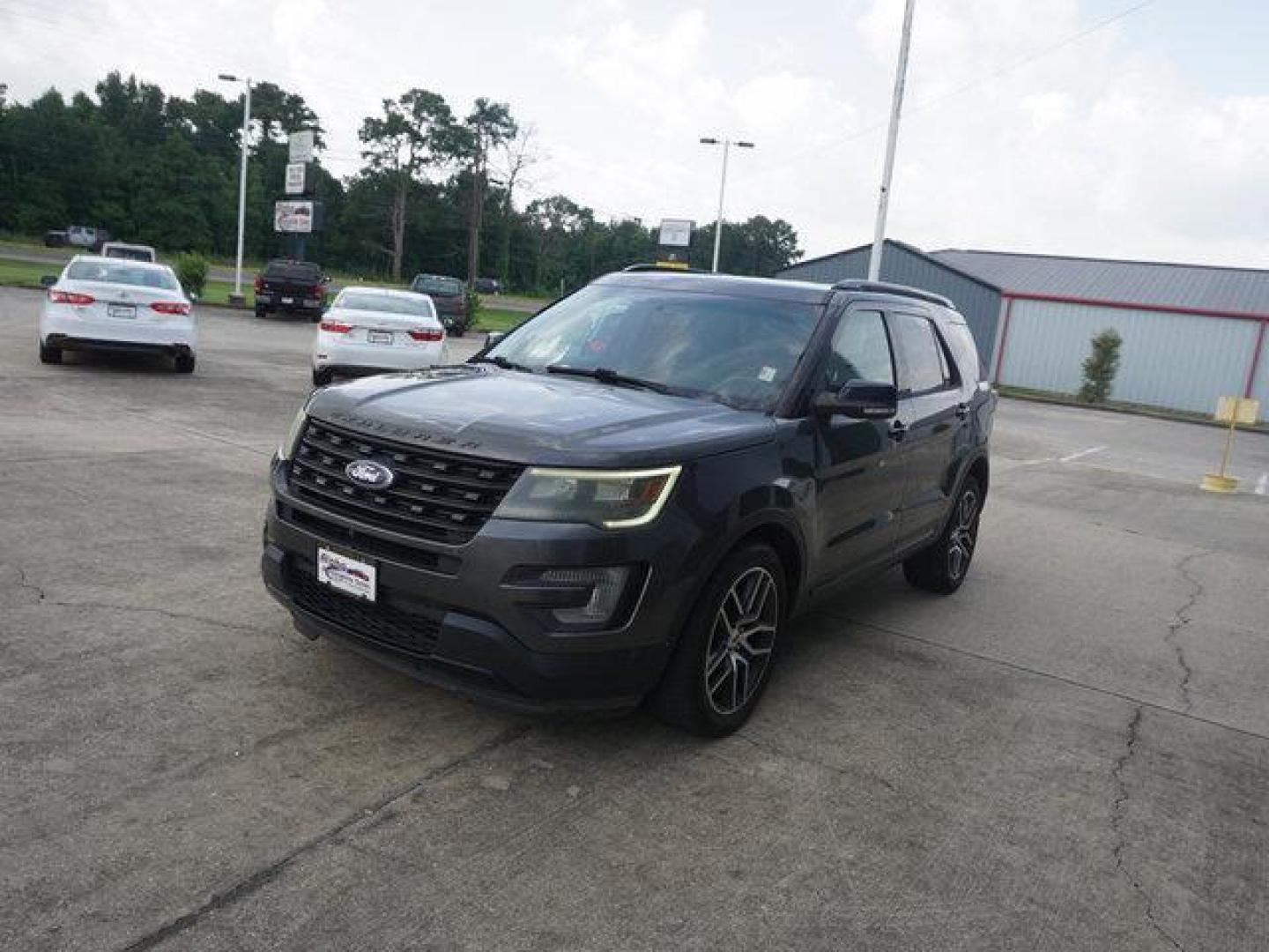 2016 Gray /Ebony Blck w/Red Accent S Ford Explorer 4WD 4dr Sport (1FM5K8GT2GG) with an 3.5L V6 EcoBoost engine, Automatic transmission, located at 6904 Johnston St., Lafayette, LA, 70503, (337) 988-1960, 30.143589, -92.100601 - Photo#4