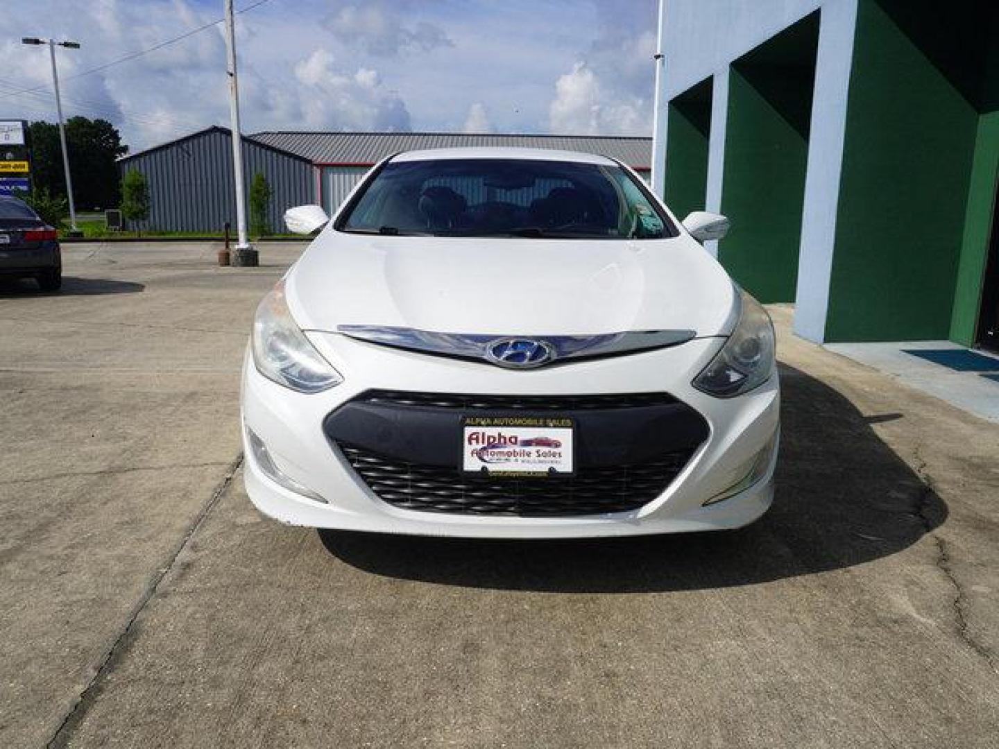 2012 White Hyundai Sonata (KMHEC4A41CA) with an 2.4L 4Cyl engine, Automatic transmission, located at 6904 Johnston St., Lafayette, LA, 70503, (337) 988-1960, 30.143589, -92.100601 - Prices are subject to change as improvements done by the service dept. Prices are for Cash sales only, Plus TTL. This Vehicle is Serviced well and Warranties Available too. Easy Financing. Drives Great and everything works. Price subject to change as improvements done by the service dept. Easy CR - Photo#2