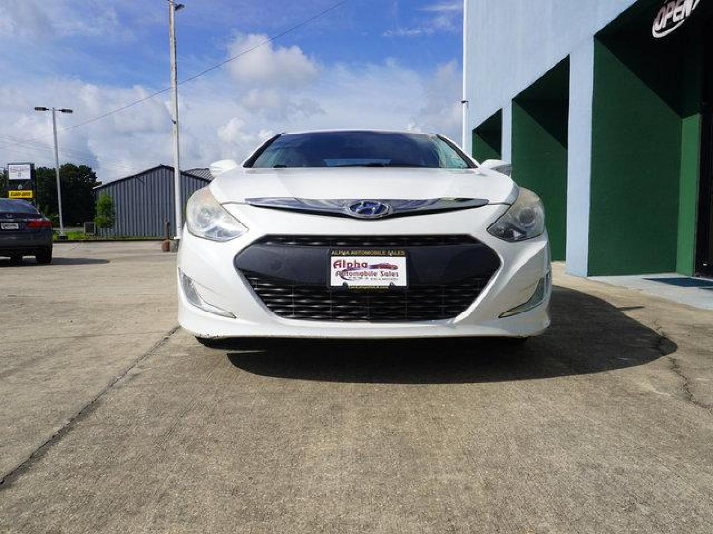 2012 White Hyundai Sonata (KMHEC4A41CA) with an 2.4L 4Cyl engine, Automatic transmission, located at 6904 Johnston St., Lafayette, LA, 70503, (337) 988-1960, 30.143589, -92.100601 - Prices are subject to change as improvements done by the service dept. Prices are for Cash sales only, Plus TTL. This Vehicle is Serviced well and Warranties Available too. Easy Financing. Drives Great and everything works. Price subject to change as improvements done by the service dept. Easy CR - Photo#3