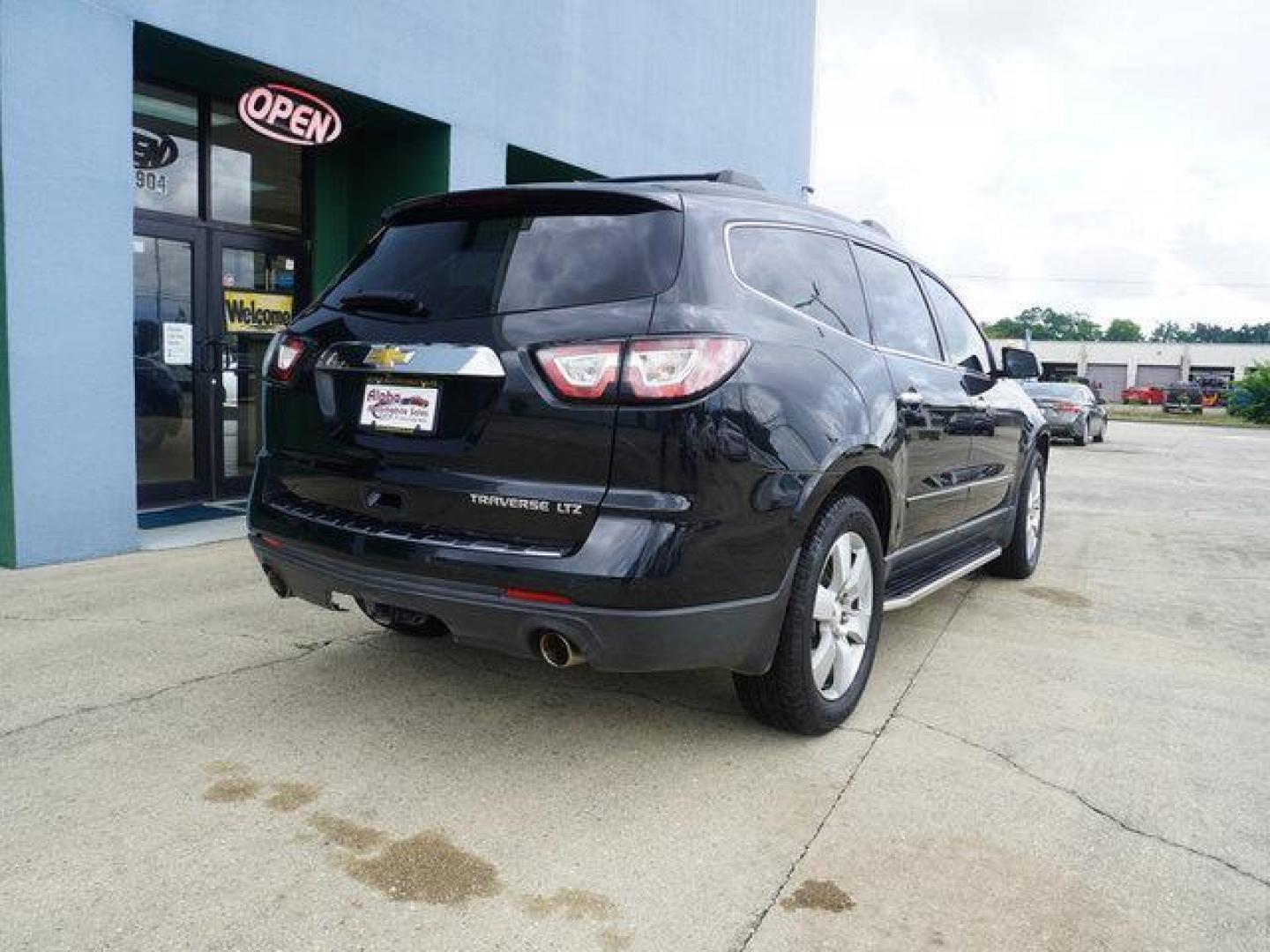 2015 Black Granite Metallic /Dark Titanium/Light Titanium Chevrolet Traverse FWD 4dr LTZ (1GNKRJKD1FJ) with an 3.6L V6 engine, Automatic transmission, located at 6904 Johnston St., Lafayette, LA, 70503, (337) 988-1960, 30.143589, -92.100601 - Photo#12