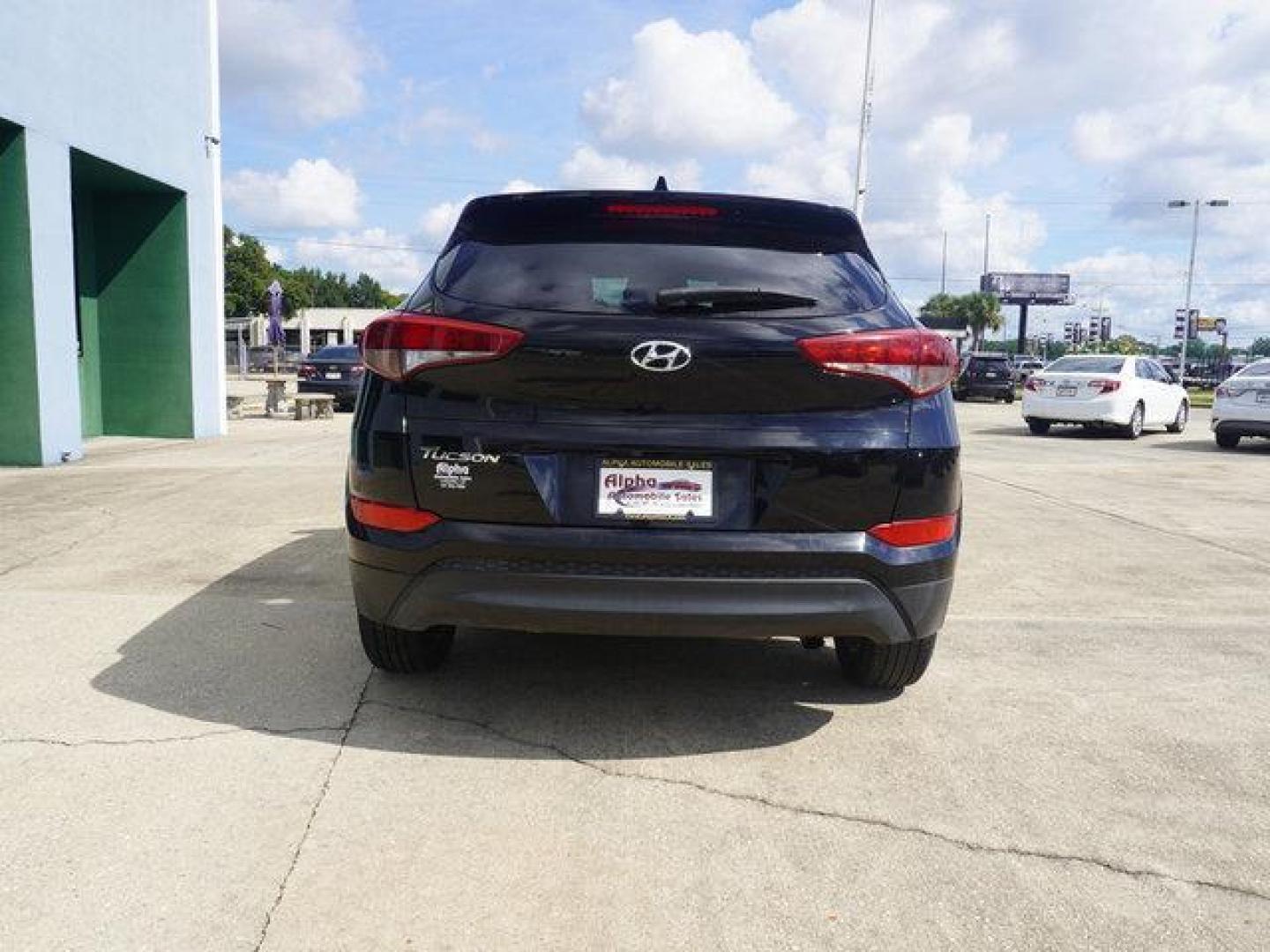 2018 Black Noir Pearl /Beige Hyundai Tucson SEL FWD (KM8J33A43JU) with an 2.0L 4Cyl engine, Automatic transmission, located at 6904 Johnston St., Lafayette, LA, 70503, (337) 988-1960, 30.143589, -92.100601 - Photo#10