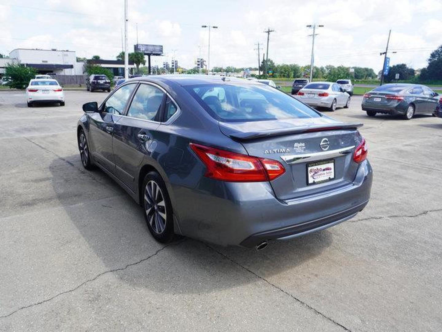 2017 Grey /Beige Nissan Altima 2.5 SL Sedan (1N4AL3AP2HC) with an 2.5L 4Cyl engine, Automatic transmission, located at 6904 Johnston St., Lafayette, LA, 70503, (337) 988-1960, 30.143589, -92.100601 - Photo#7