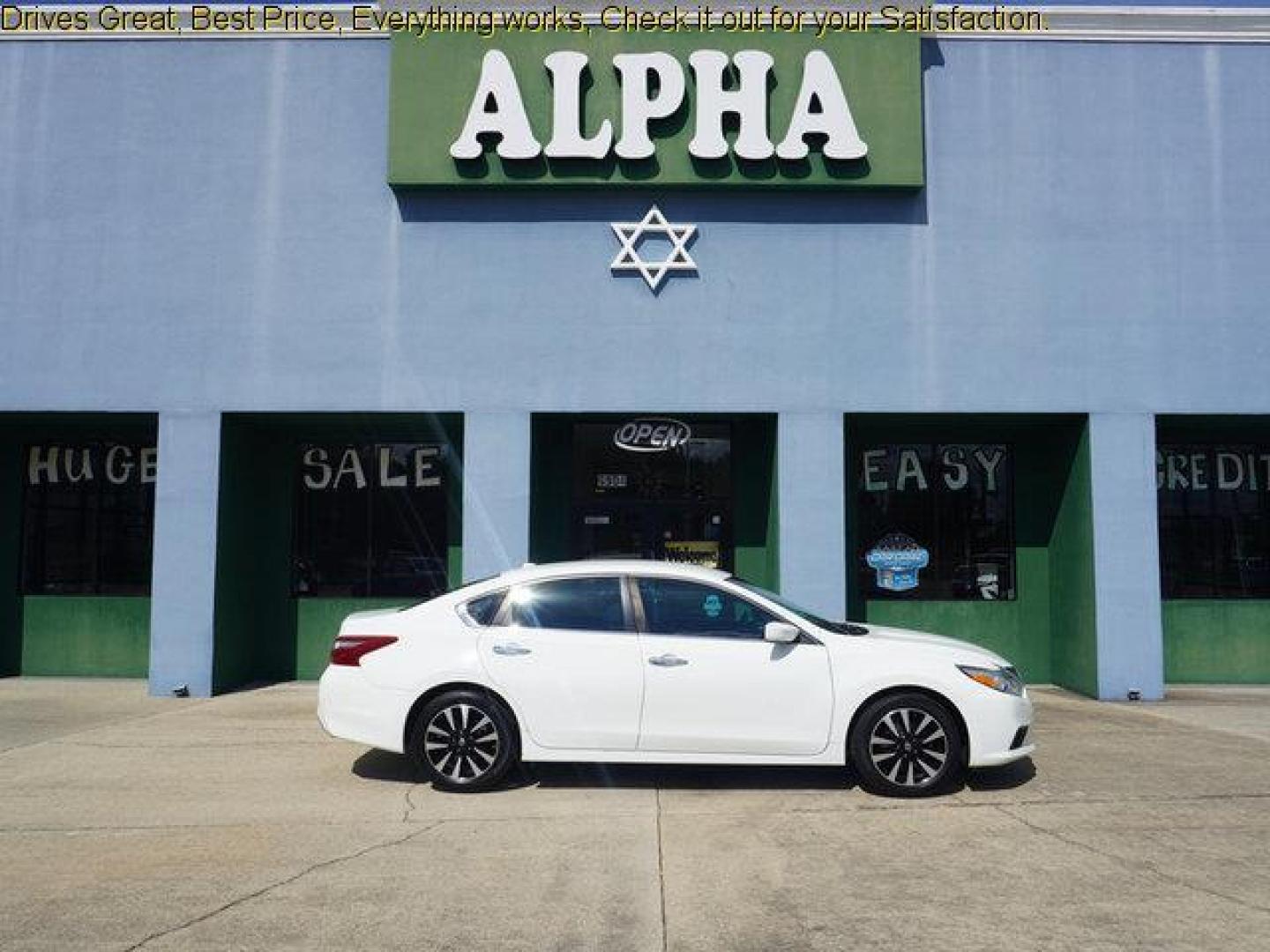 2018 White /Beige Nissan Altima 2.5 SV Sedan (1N4AL3AP2JC) with an 2.5L 4Cyl engine, Automatic transmission, located at 6904 Johnston St., Lafayette, LA, 70503, (337) 988-1960, 30.143589, -92.100601 - Photo#0