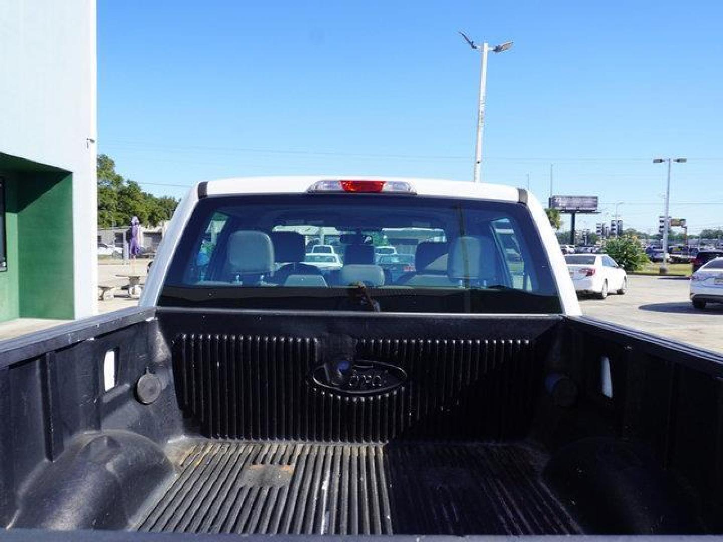 2017 Oxford White /Black Ford F-150 XL 2WD SuperCrew 5.5' Box (1FTEW1C8XHF) with an 3.5L 6 Cyl engine, Automatic transmission, located at 6904 Johnston St., Lafayette, LA, 70503, (337) 988-1960, 30.143589, -92.100601 - Photo#13