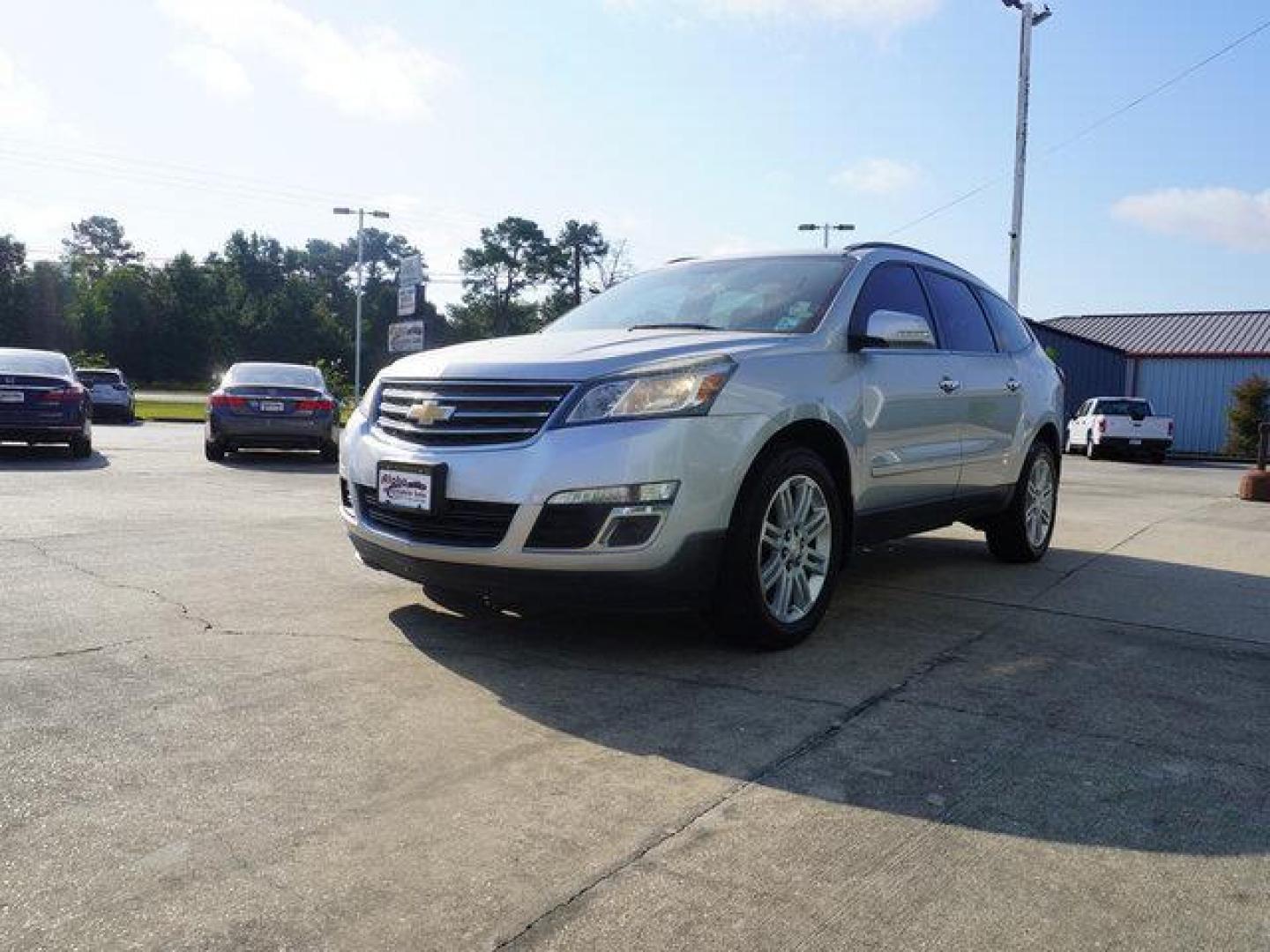 2013 Silver /Dk Titanium/Lt Titanium Chevrolet Traverse FWD 4dr LT w/1LT (1GNKRGKD8DJ) with an 3.6L V6 engine, Automatic transmission, located at 6904 Johnston St., Lafayette, LA, 70503, (337) 988-1960, 30.143589, -92.100601 - Photo#5